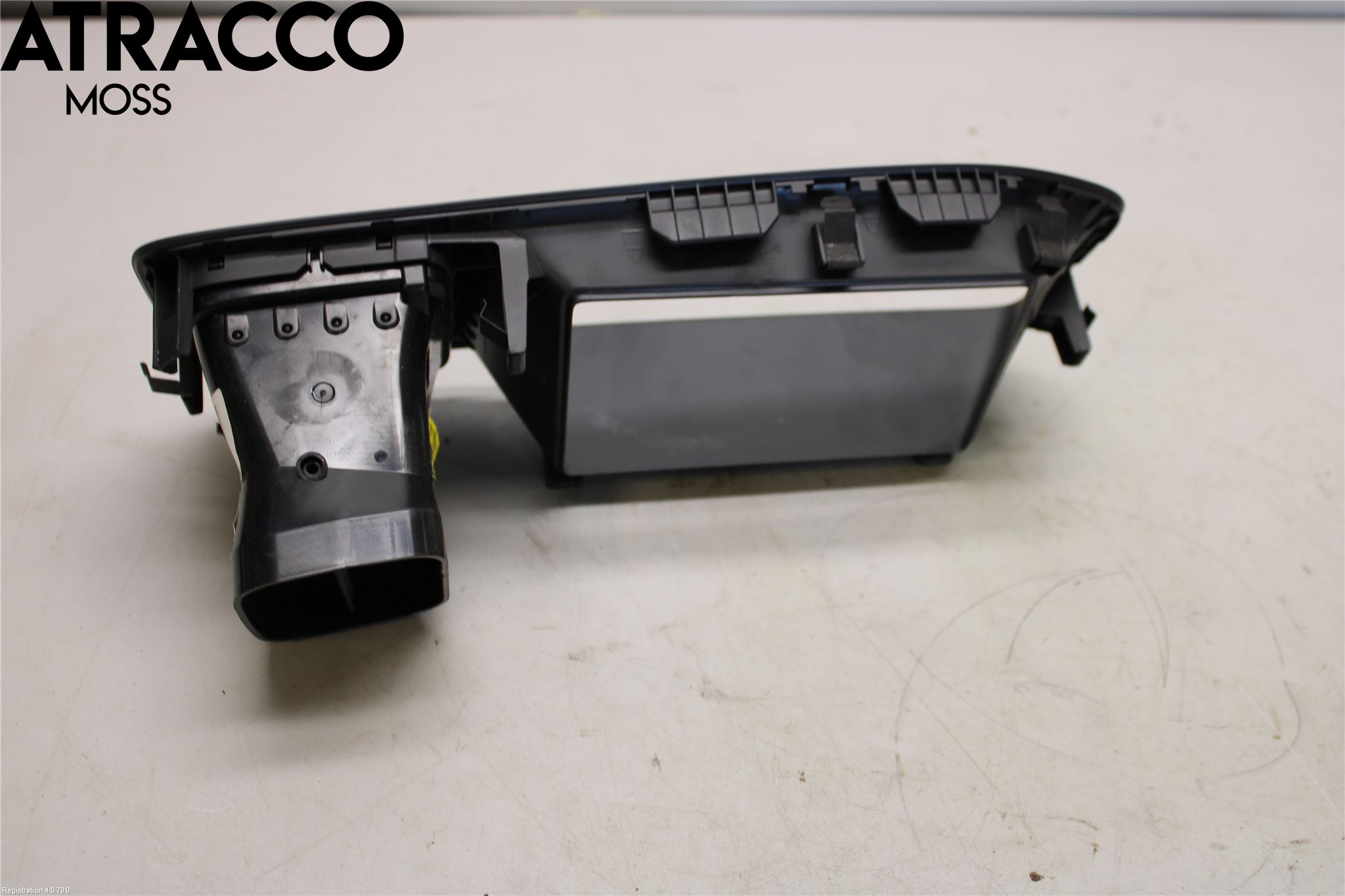 Volvo V60 11-13 Dashbord Kanal - Dyse