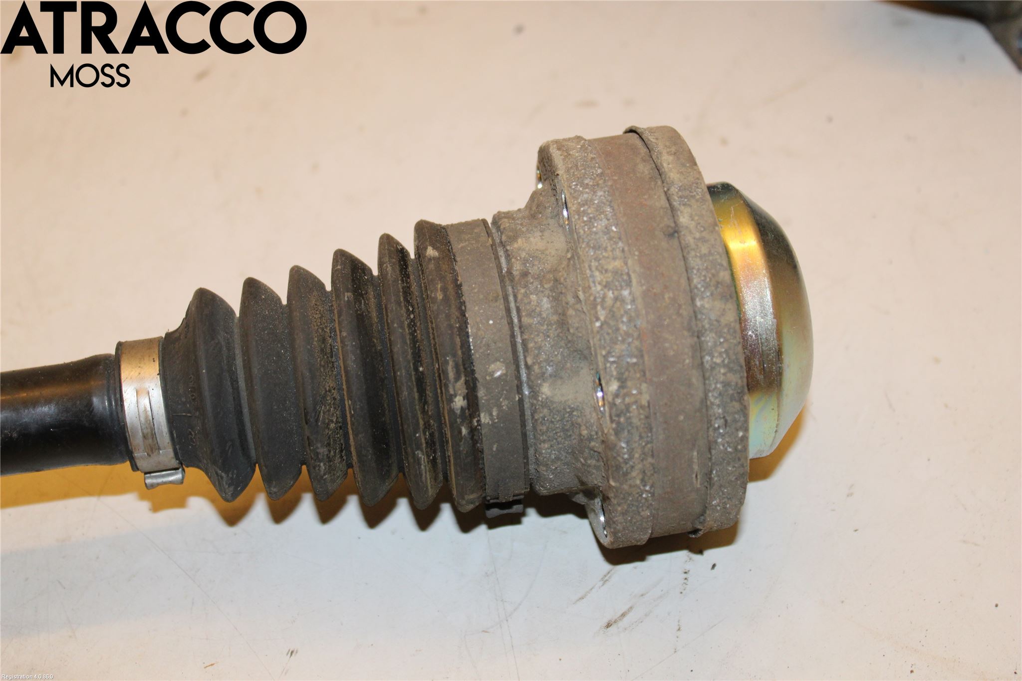 Volkswagen VW PASSAT 05-11 Drivaksel Foran Kompl Venstre