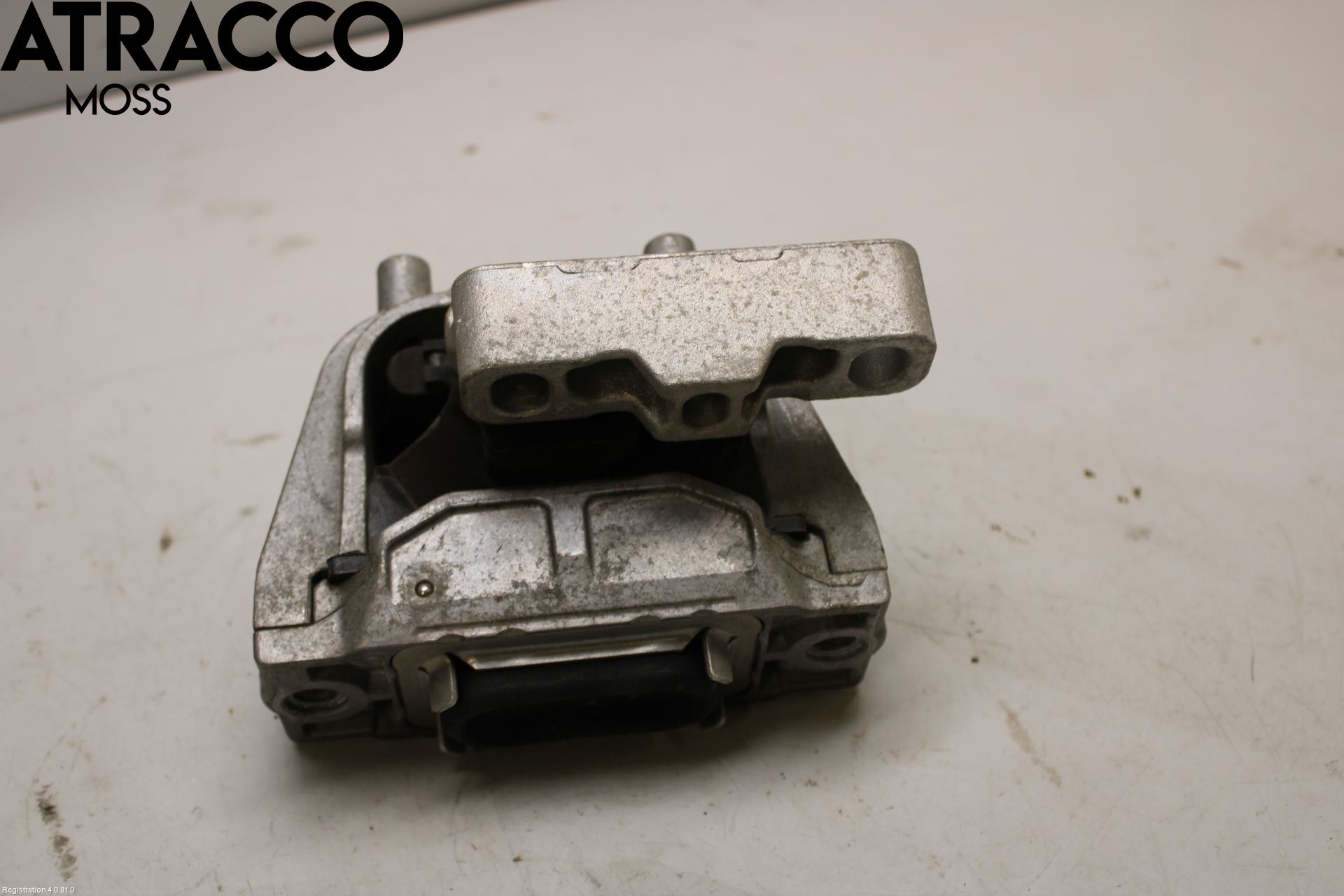 Volkswagen VW GOLF VI 09-13 Motor Feste Gummi