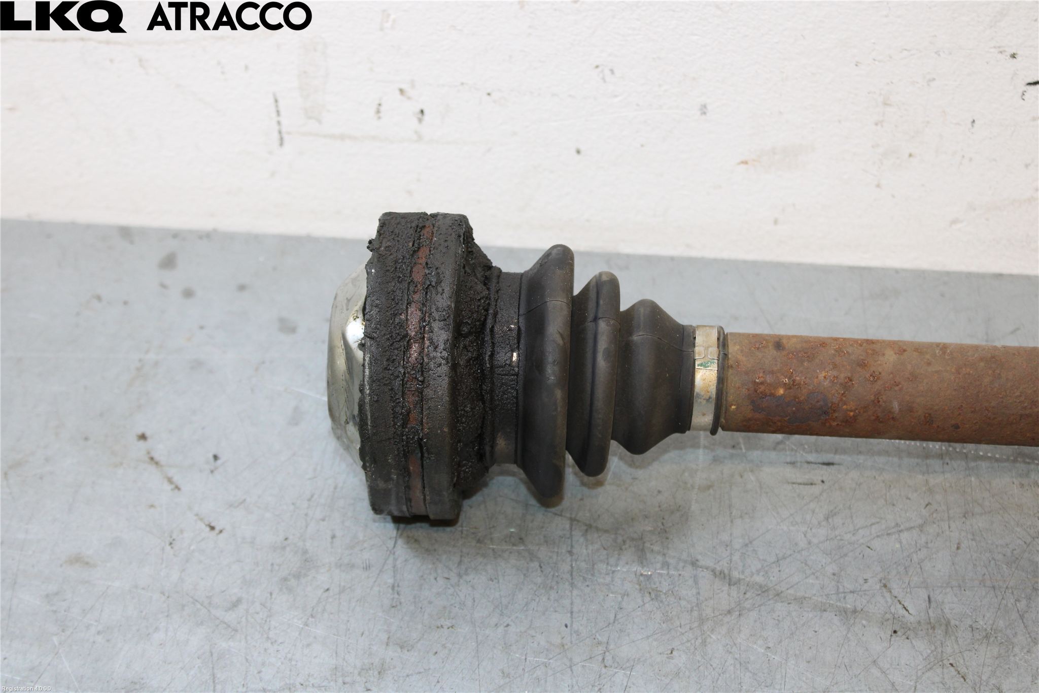 Volkswagen VW TRANSP/CARAVELLE (T5) 04-15 Drivaksel Bak Kompl Venstre