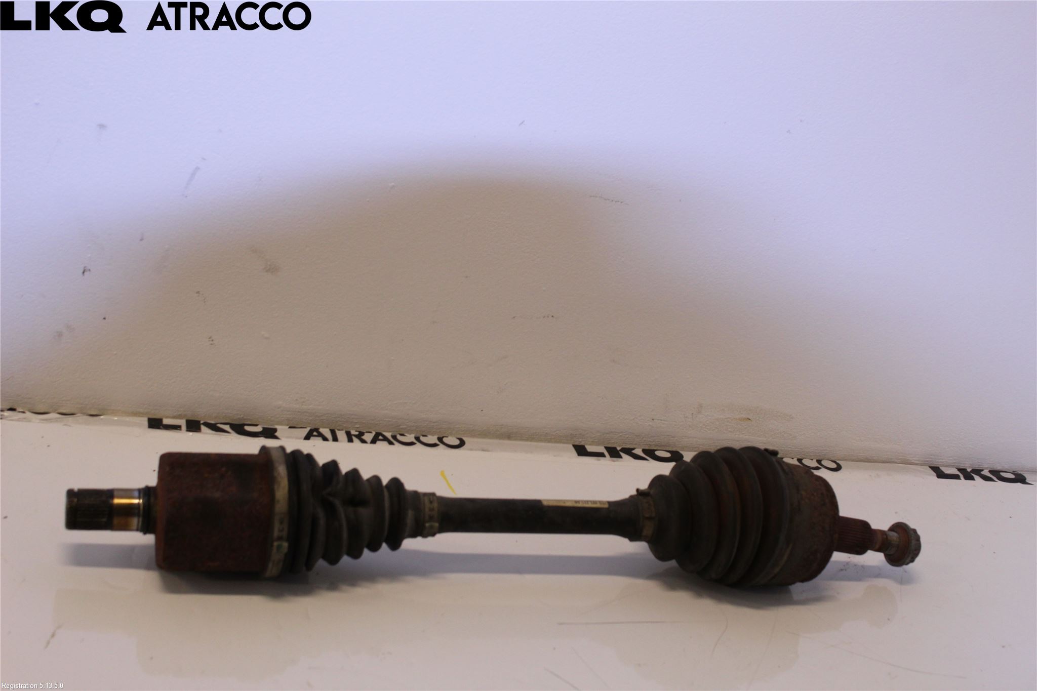Volkswagen VW TRANSP/CARAVELLE (T6) 16-22 Drivaksel Foran Kompl Venstre