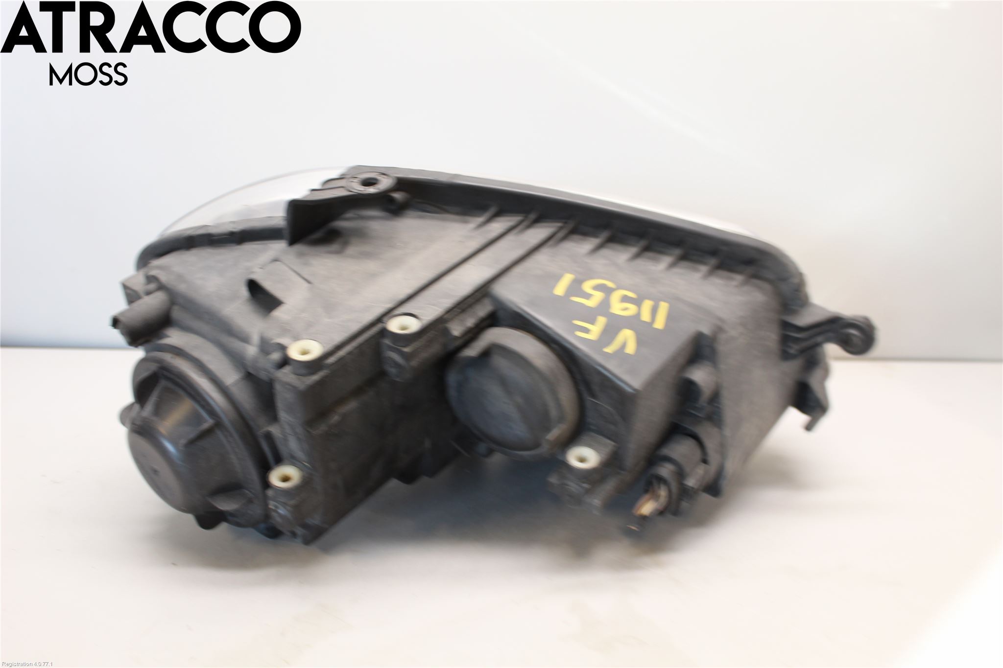 Volkswagen VW TOURAN 03-10 Frontlykt Venstre