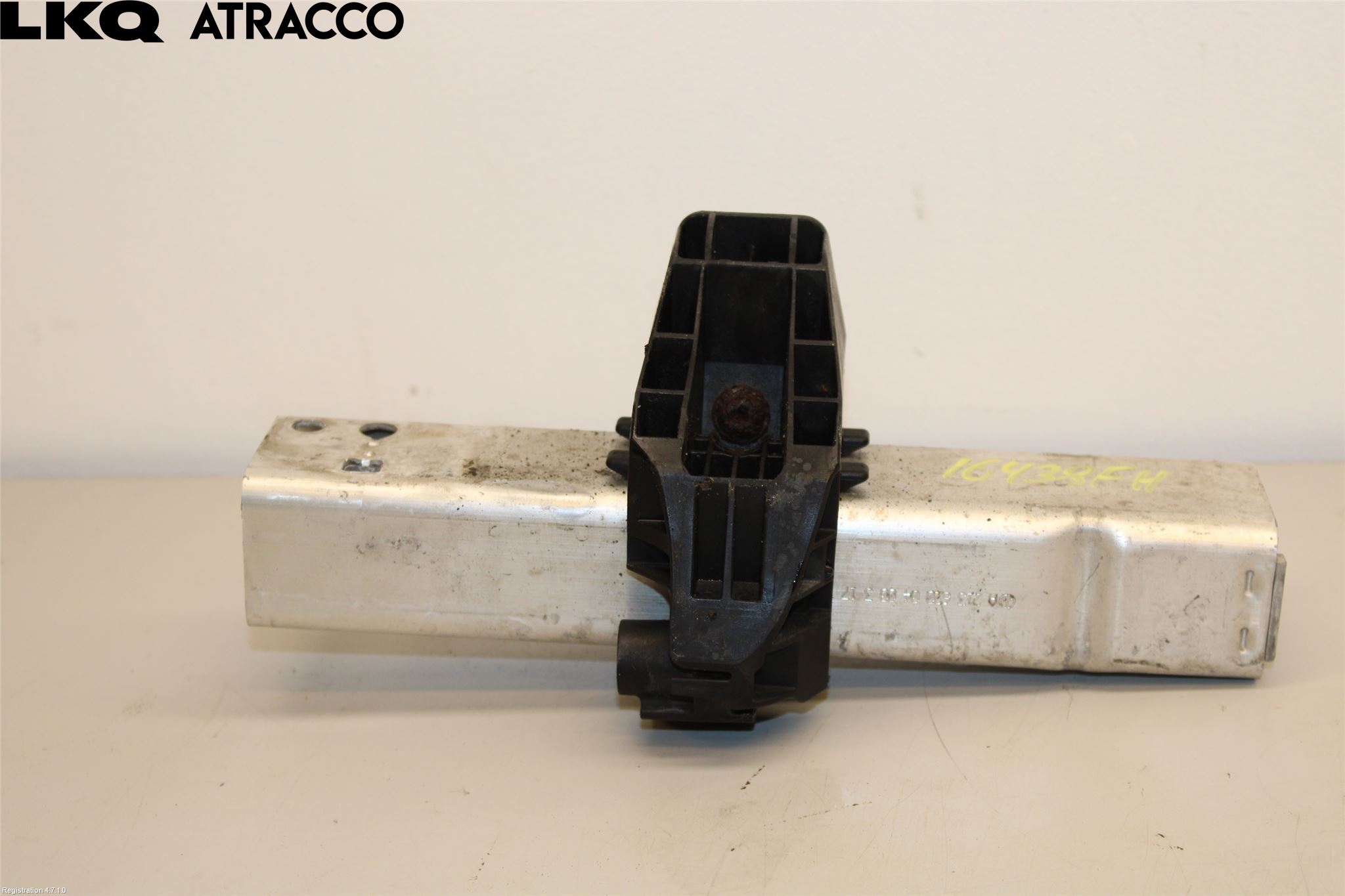 Mercedes-Benz MB E-KLASS (W213) 16-23 Støtfanger Foran Feste