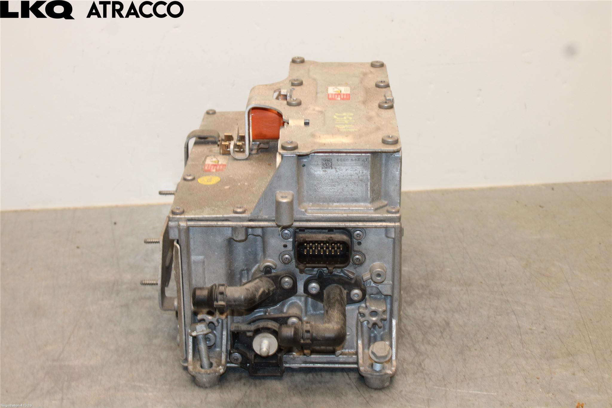 Volkswagen VW GOLF / E-GOLF VII 13-20 Inverter 12-)220V