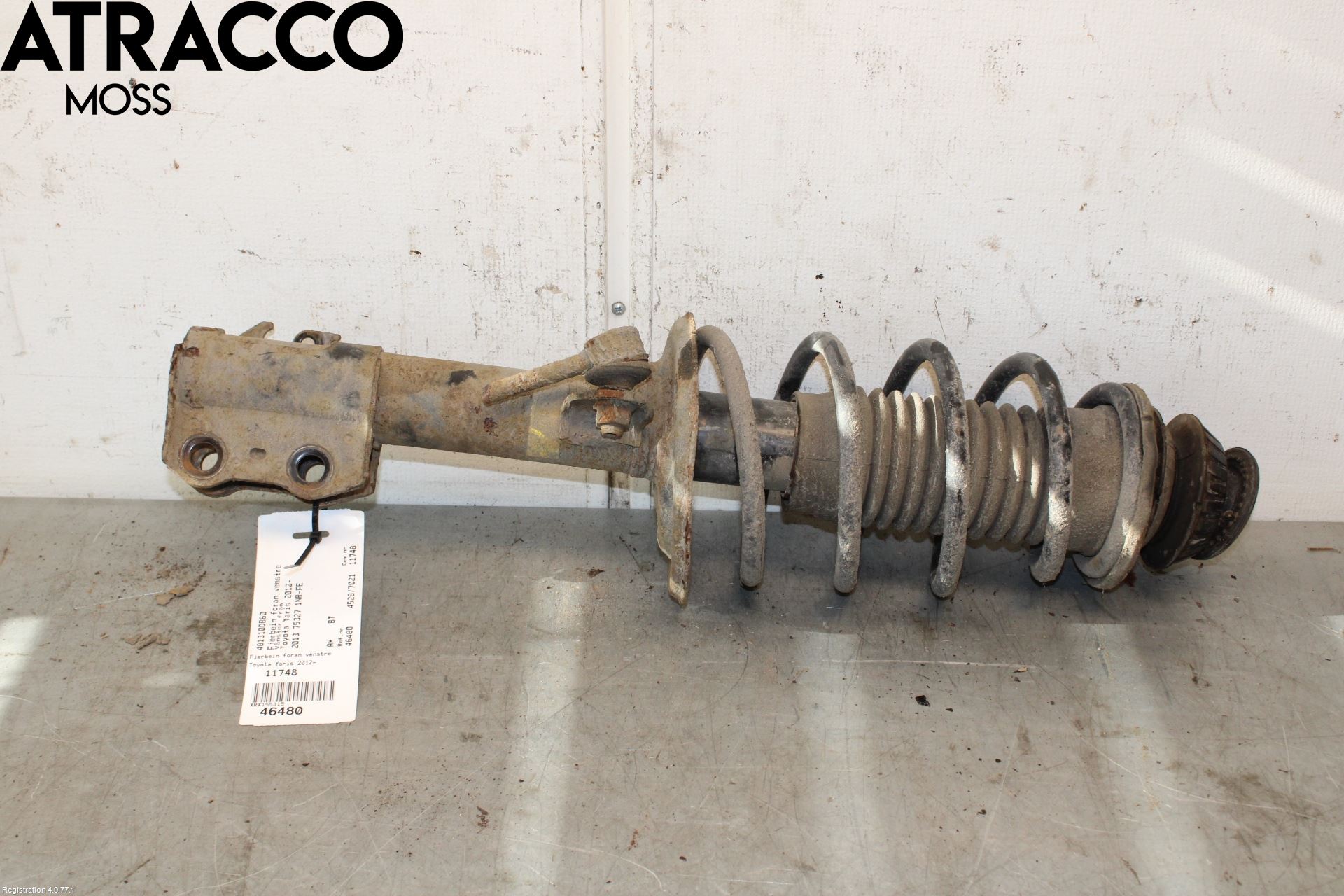 Toyota YARIS XP130 12-14 Fjærbein Foran Venstre