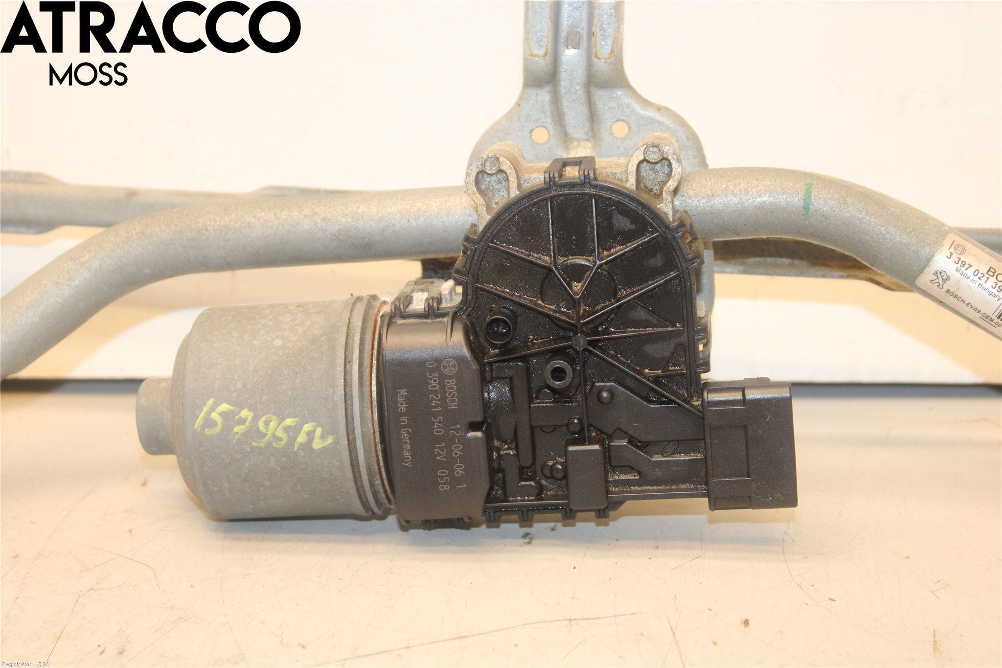 Peugeot 208 12-15 Viskermotor Frontrute