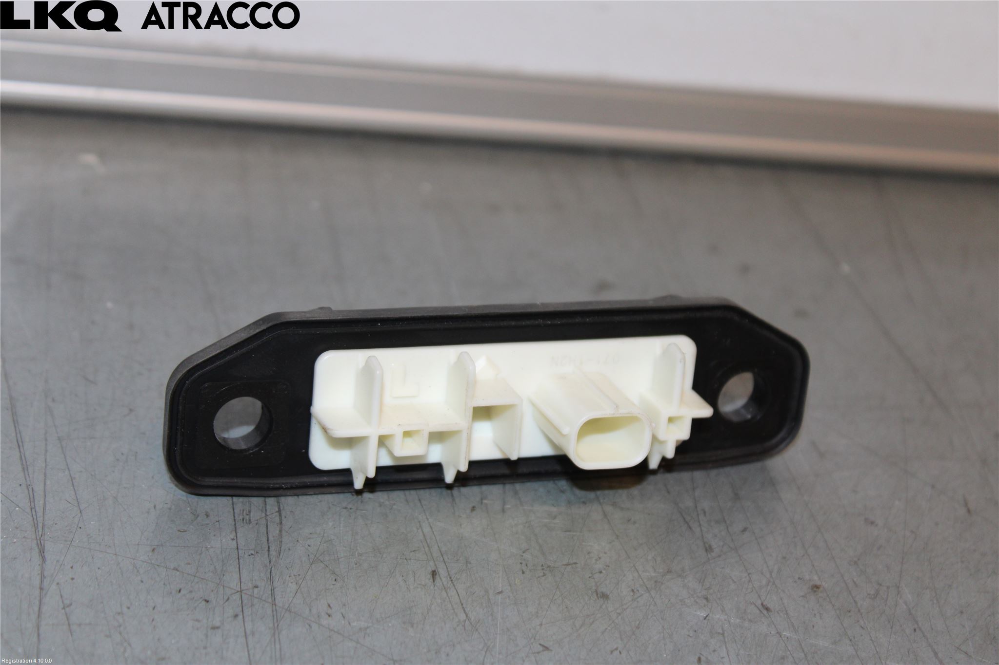 Toyota bZ4X EA10 22- Bakluke Handtak Ytre