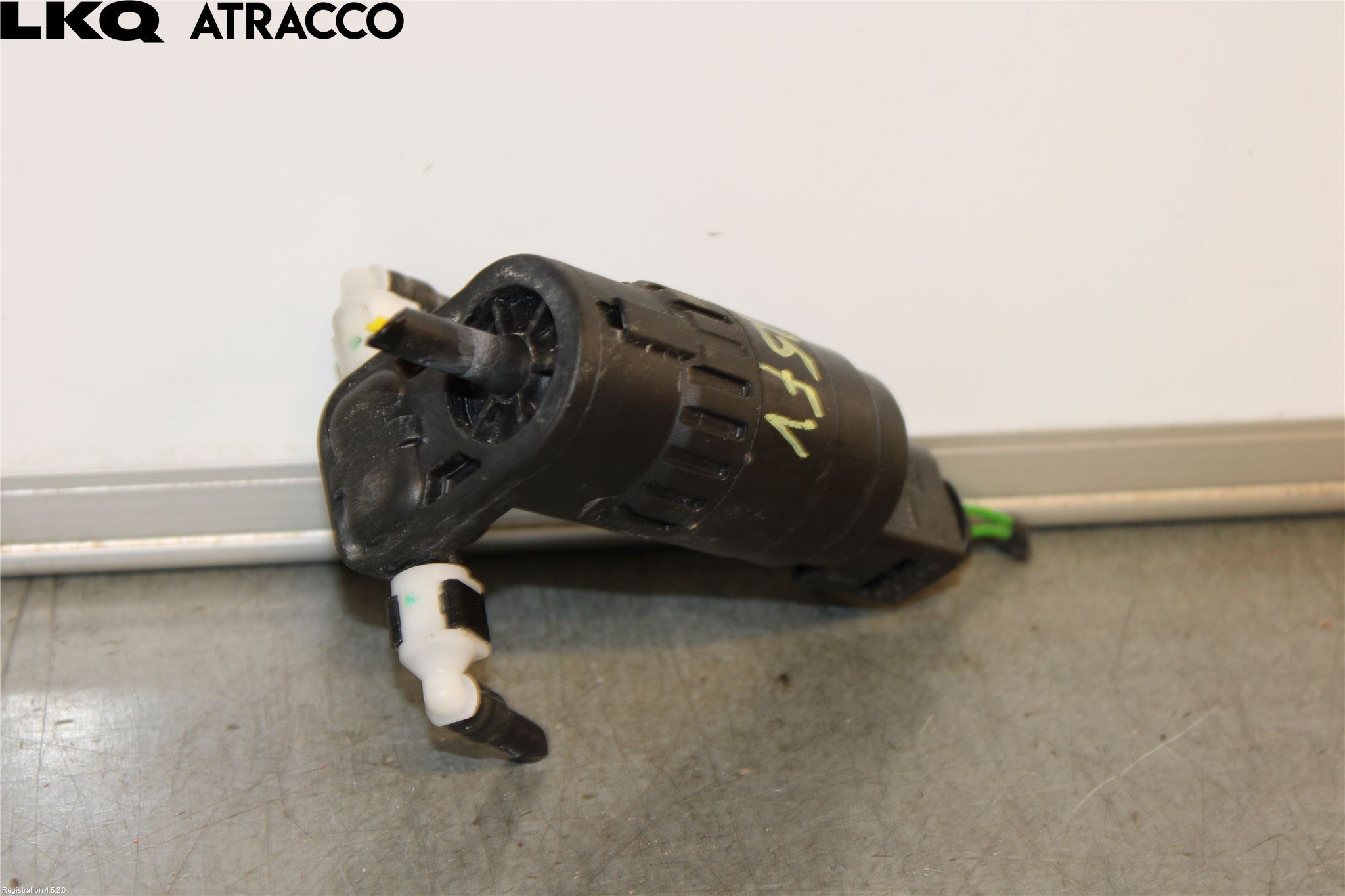 Volkswagen VW CADDY 21- Spylerpumpe Frontrute