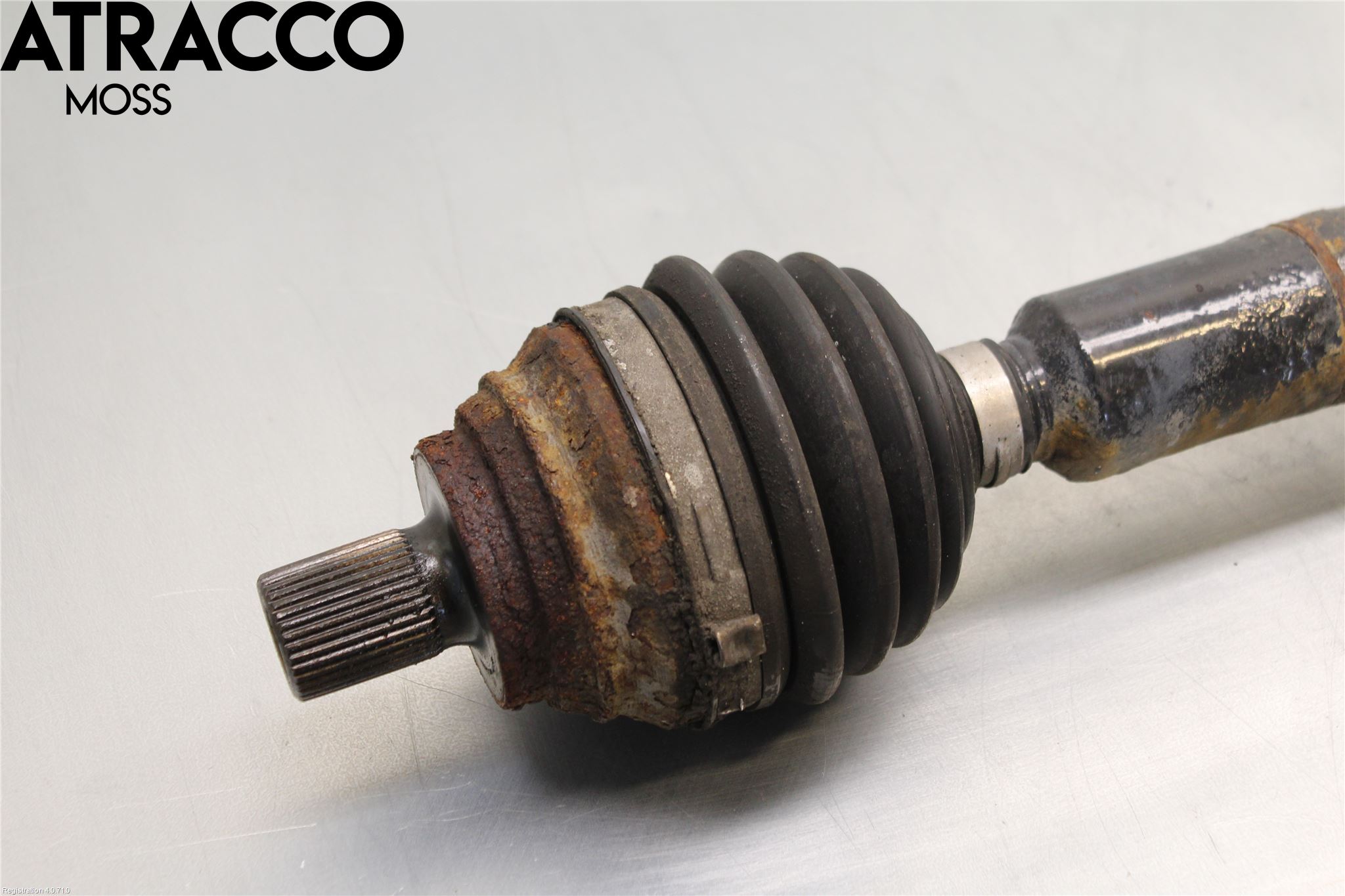 Volkswagen VW PASSAT 05-11 Drivaksel Foran Kompl Høyre