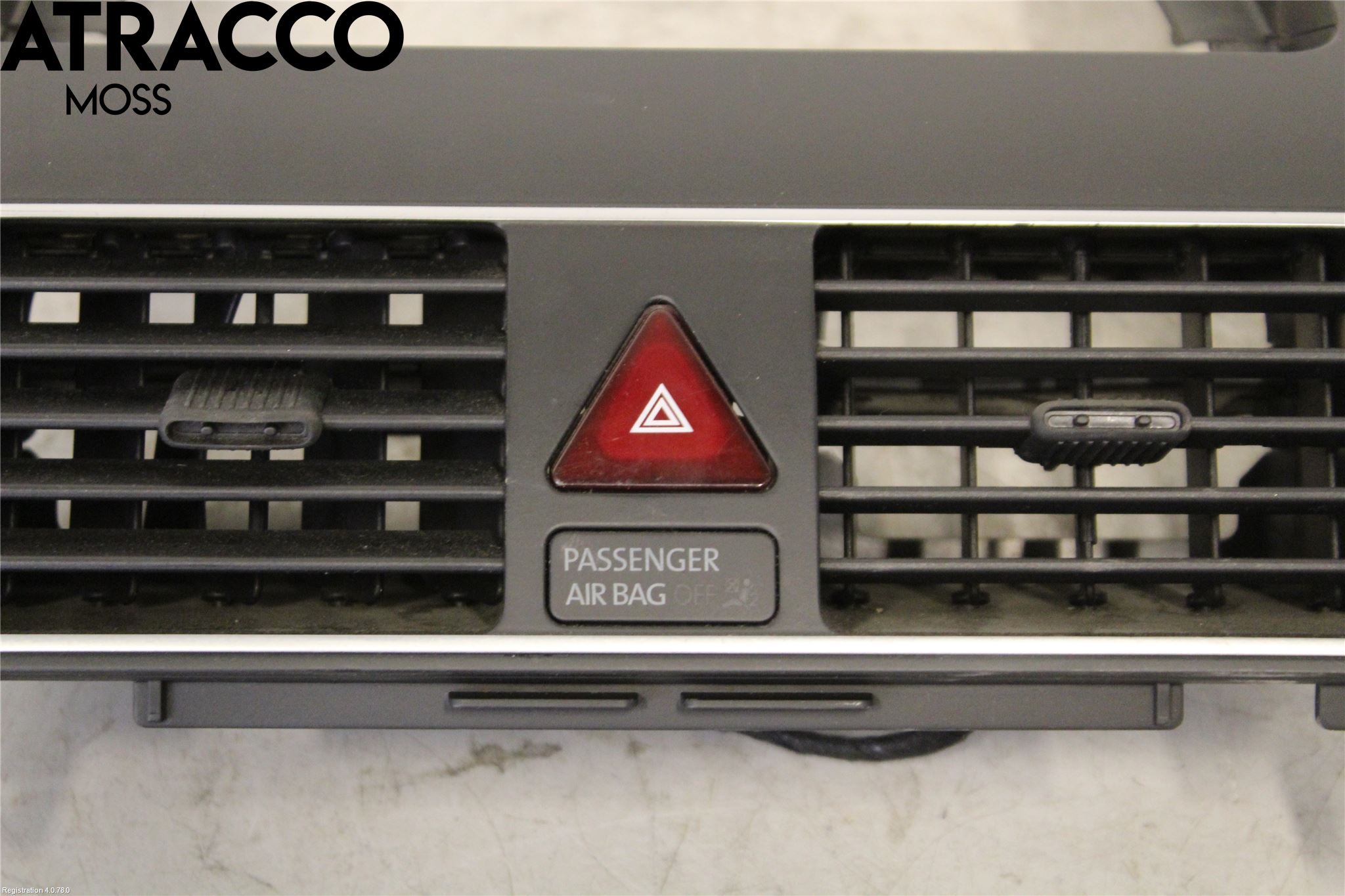 Volkswagen VW TOURAN 10-15 Dashbord Kanal - Dyse