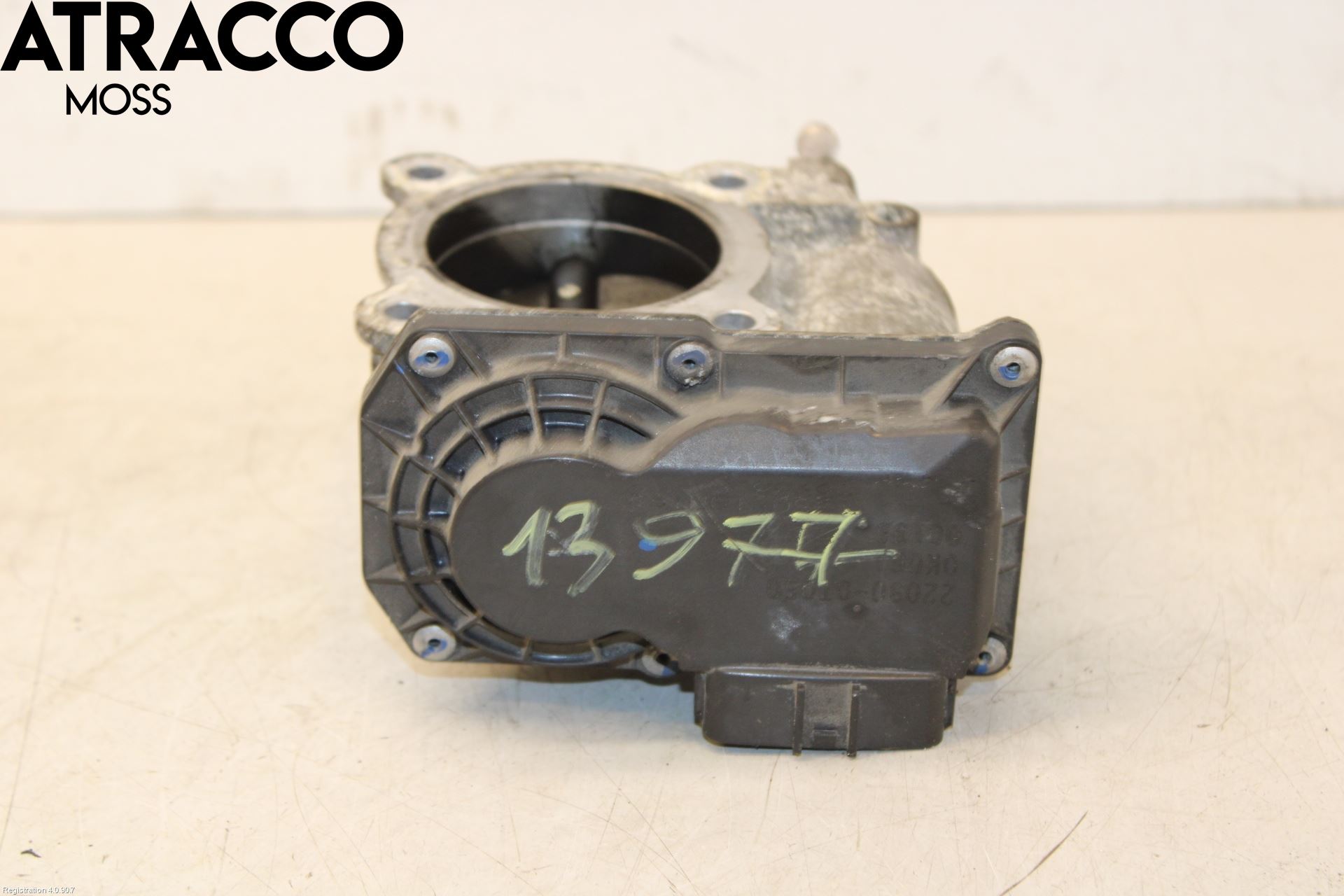 Toyota AVENSIS 09-15 Inns Spjeldhus