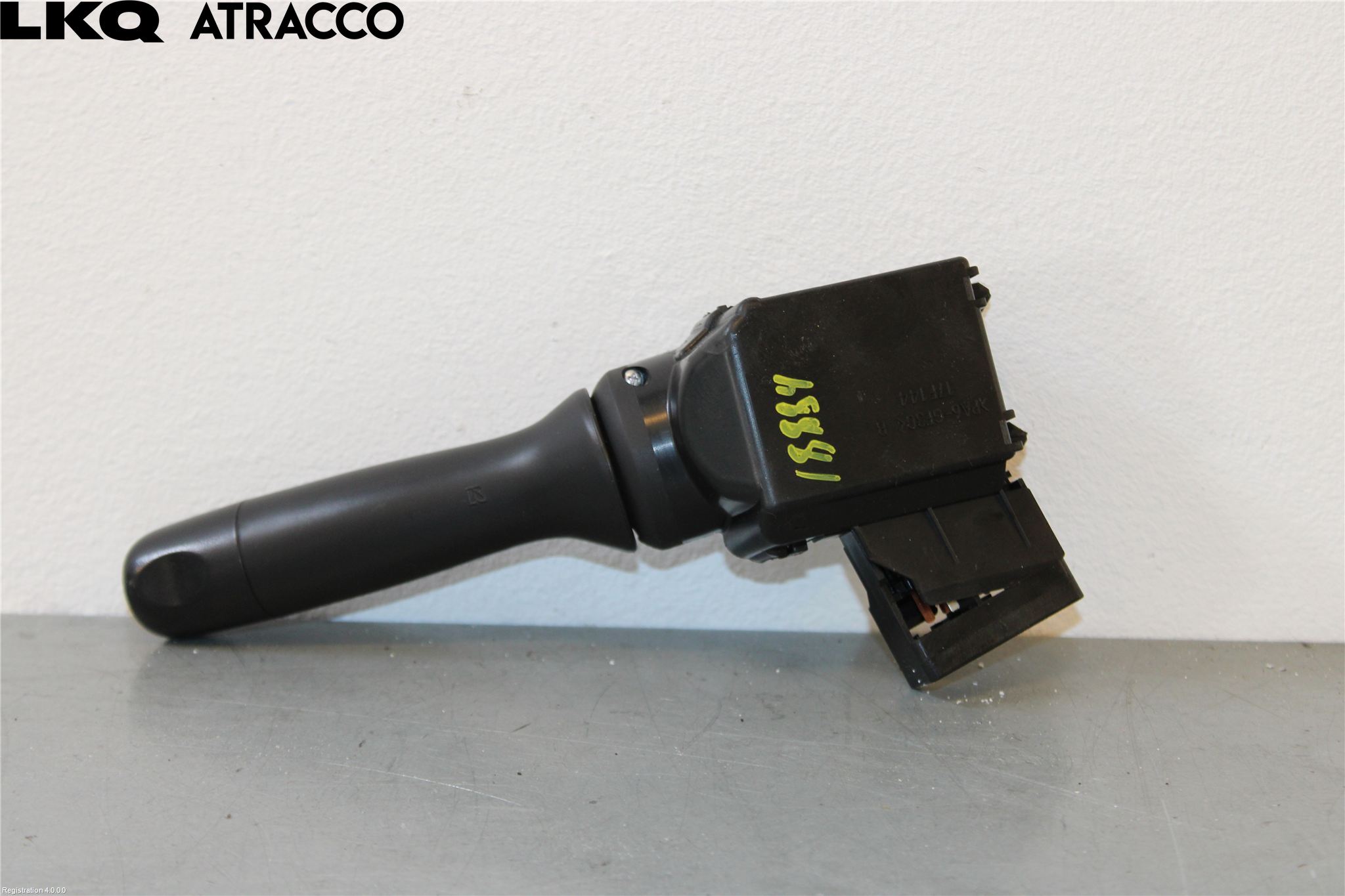 Toyota YARIS XP130 12-14 Bryter Ratt Visker - Spyler