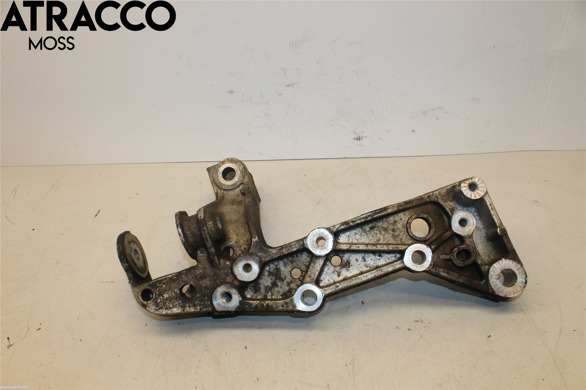 Volkswagen VW TOURAN 10-15 Travers Feste