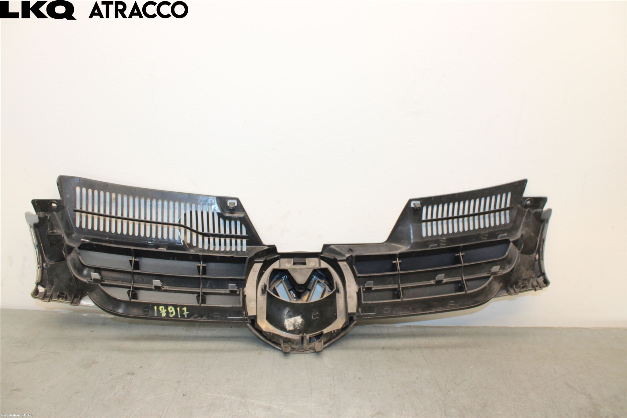 Volkswagen VW GOLF V 04-09 Grill Komplett