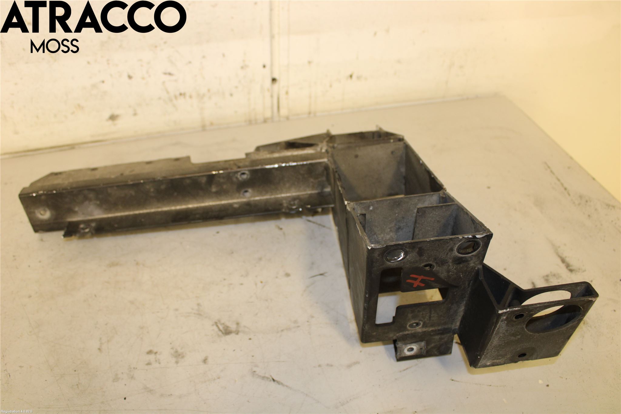 BMW X3 F25 10-17 Radiator Feste - Ramme - Bjelk