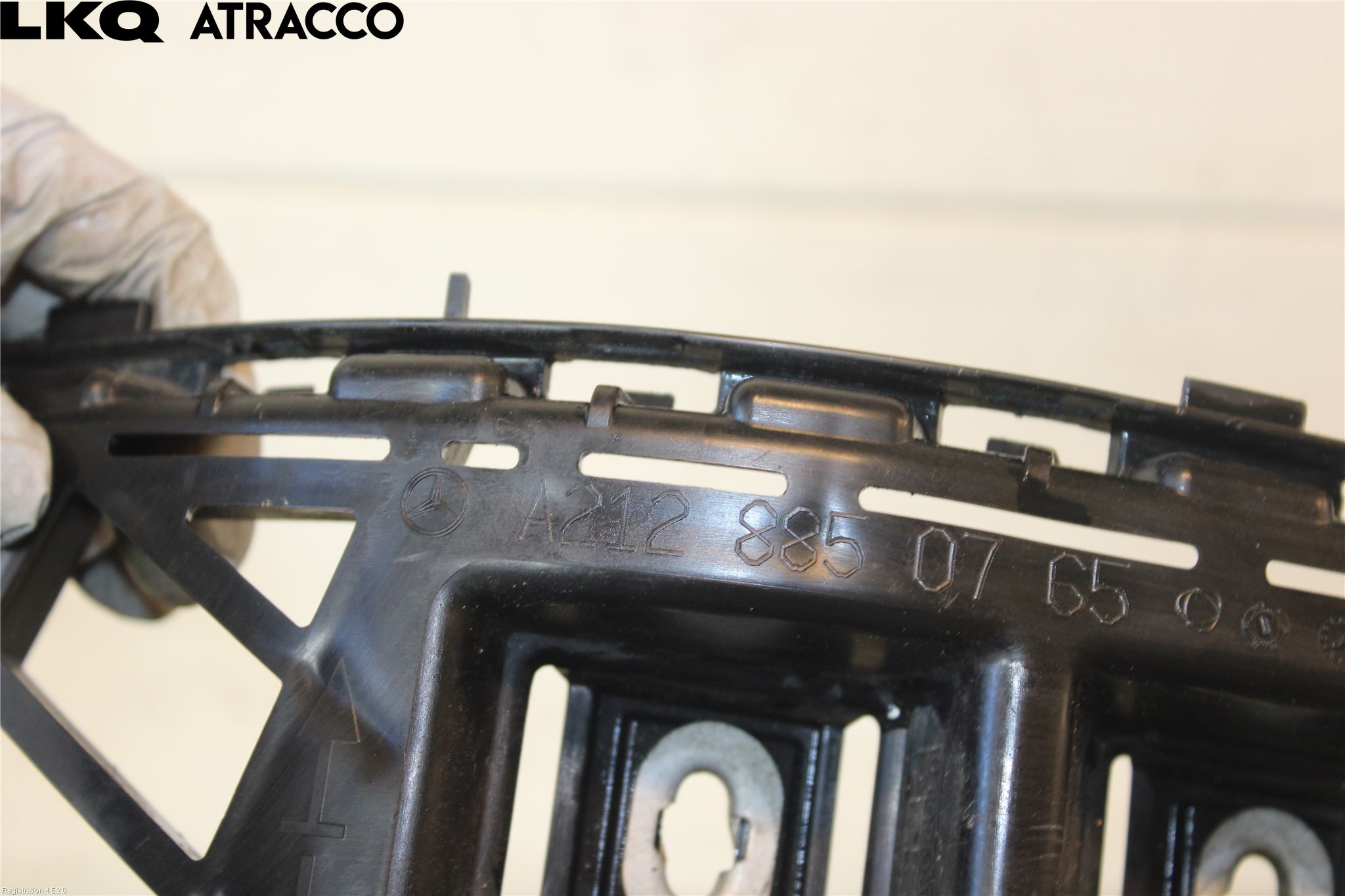 Mercedes-Benz MB E-KLASS (W212) 09-16 Støtfanger Bak Feste