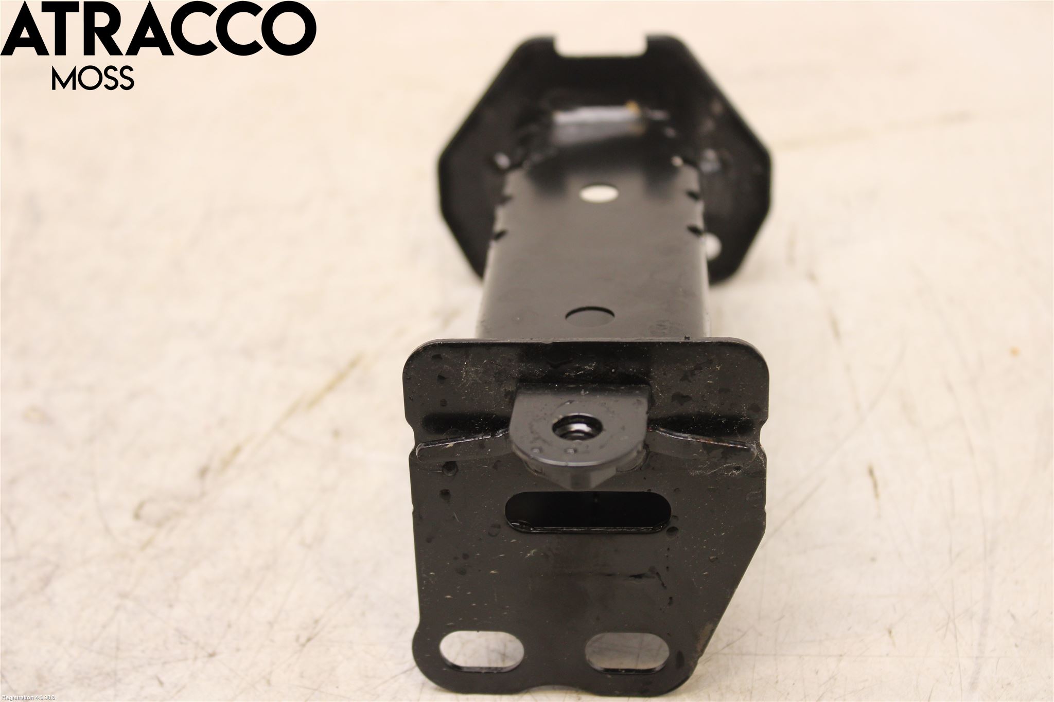 Toyota YARIS XP21 20- Støtfanger Foran Feste