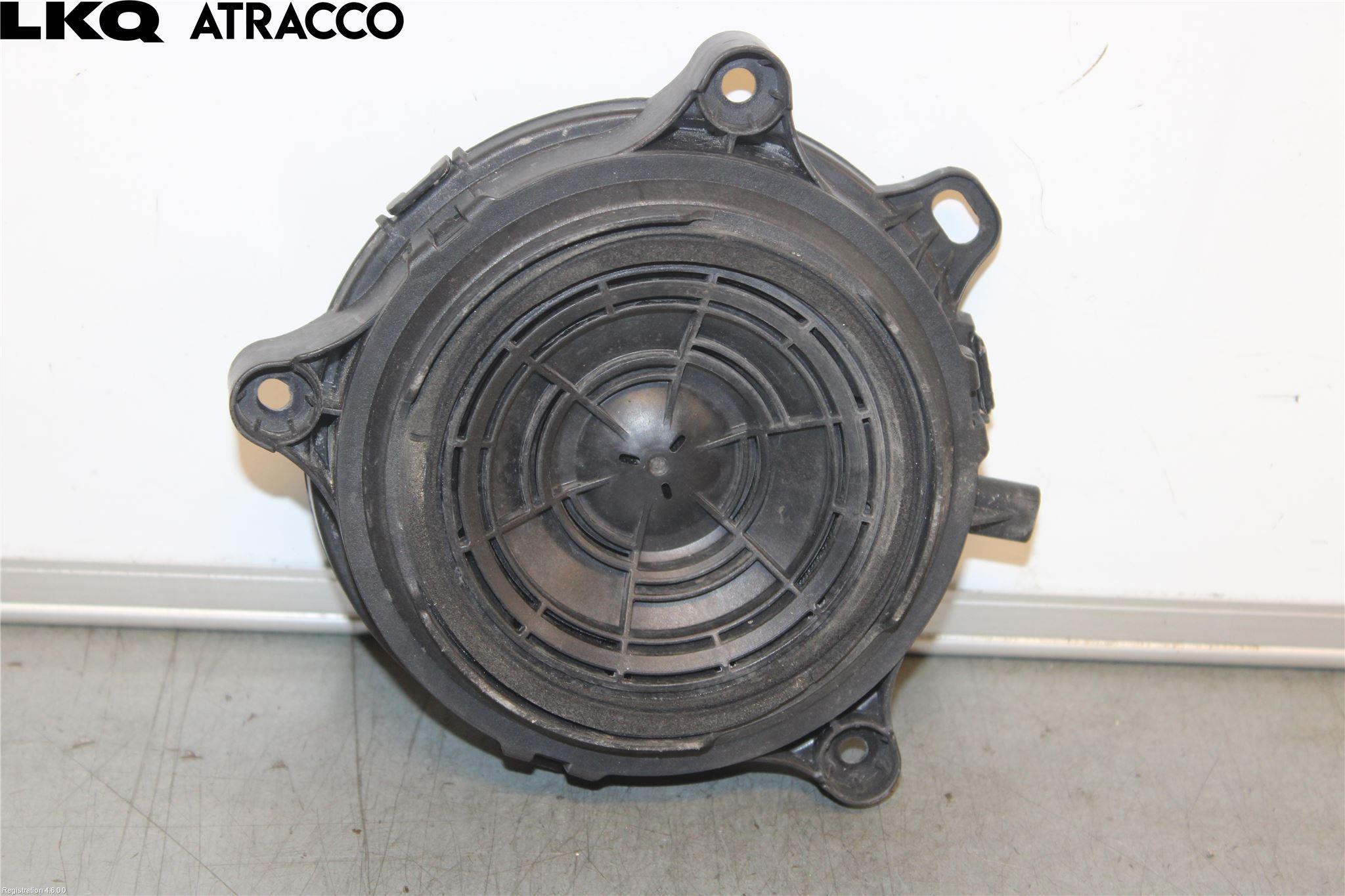 Tesla MODEL Y 21- Innr Høyttaler