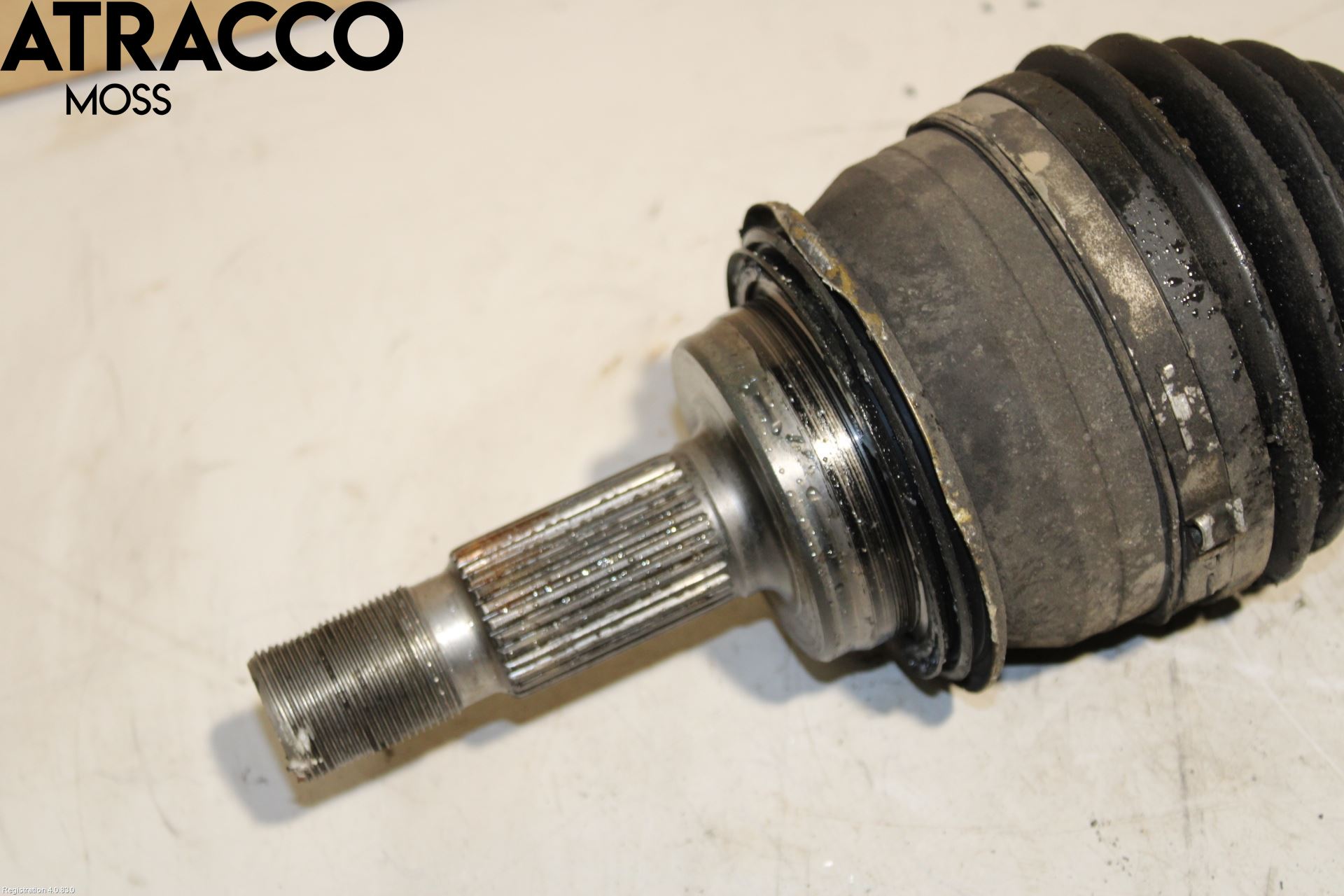 Toyota HILUX 16- Drivaksel Foran Kompl Høyre