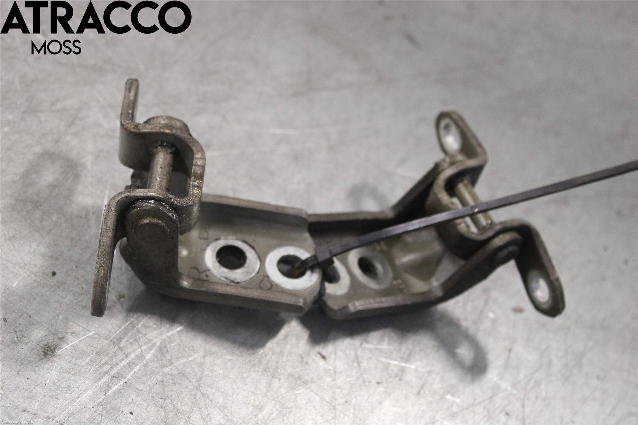 Nissan QASHQAI 14-17 Dørhengsel