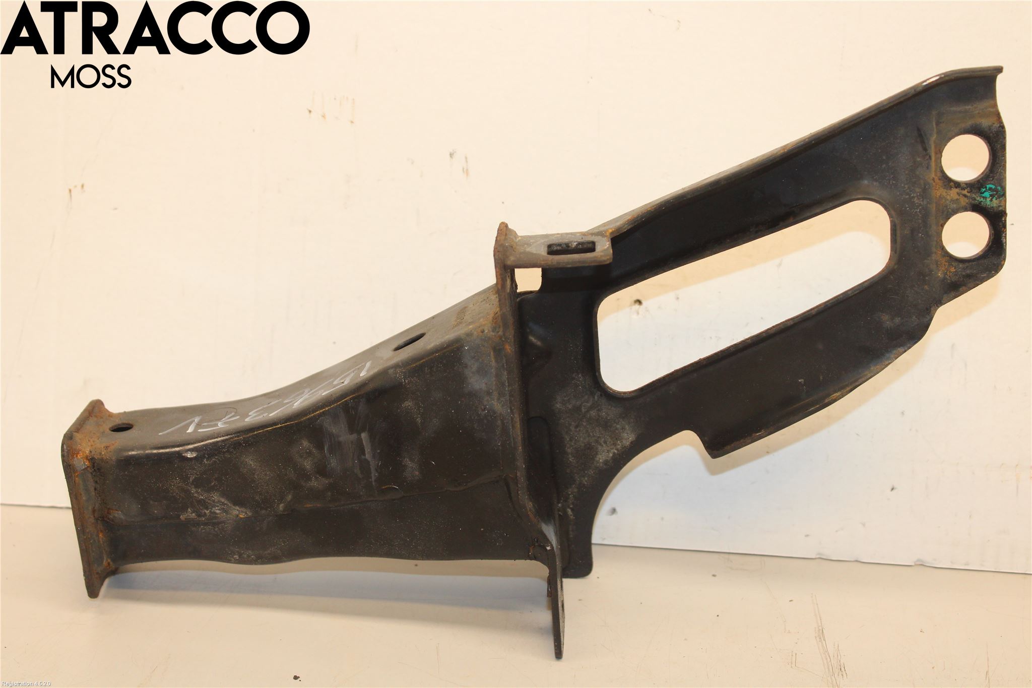 Volvo XC60 09-13 Støtfanger Foran Feste