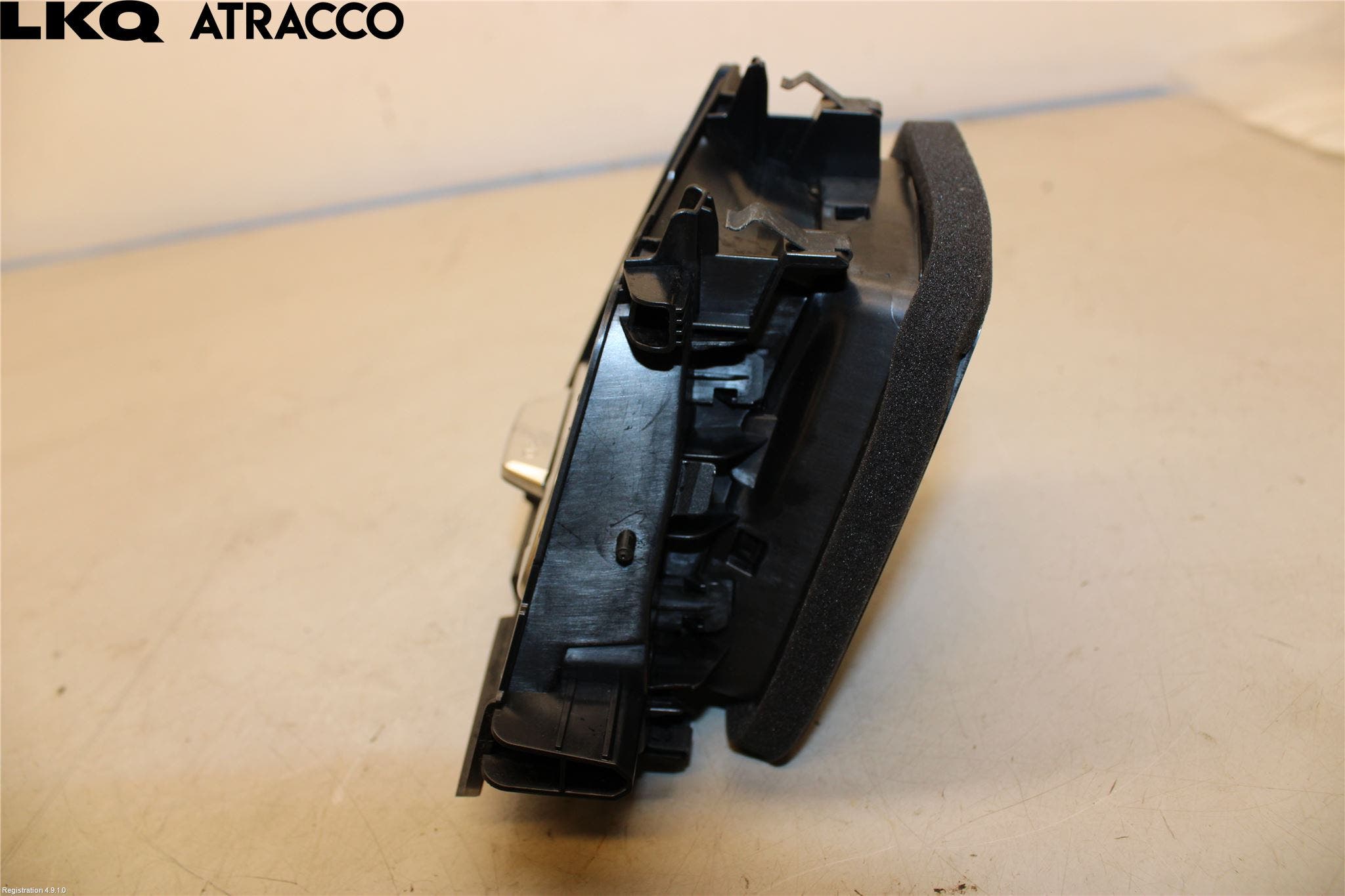 Audi Q4 E-TRON FZ 22- Dashbord Kanal - Dyse