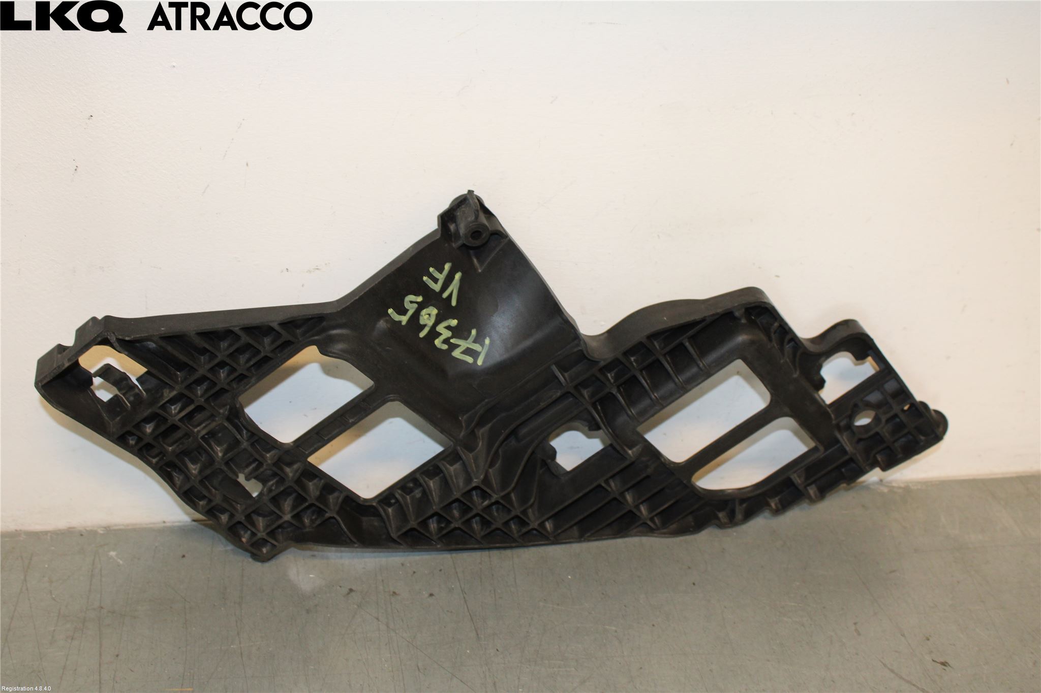 Volkswagen VW GOLF VI 09-13 Støtfanger Foran Feste