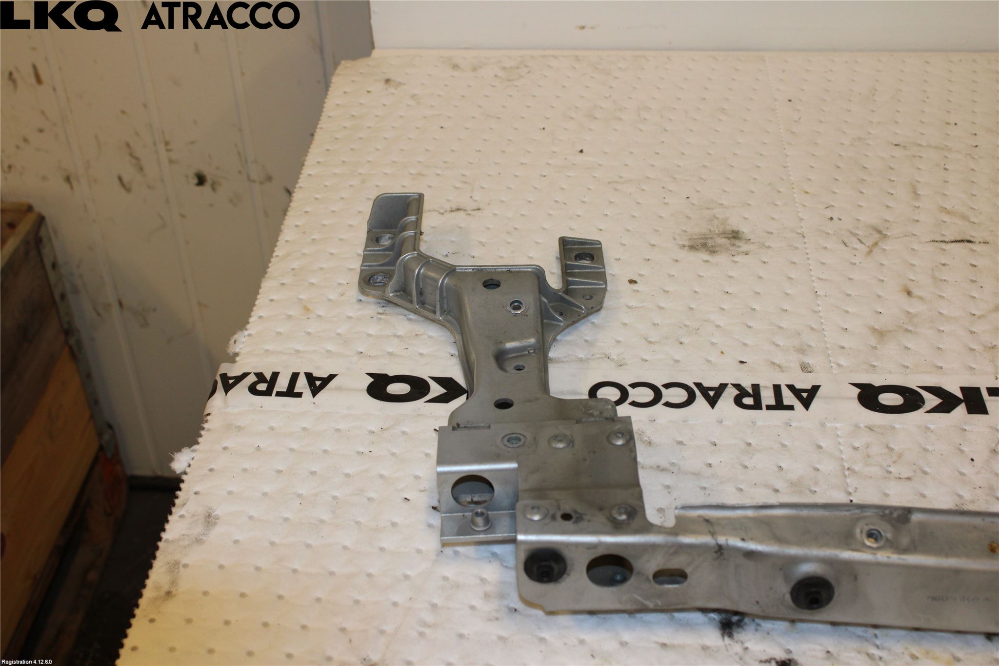 Jaguar F-PACE Panserlåsplate-Bjelke