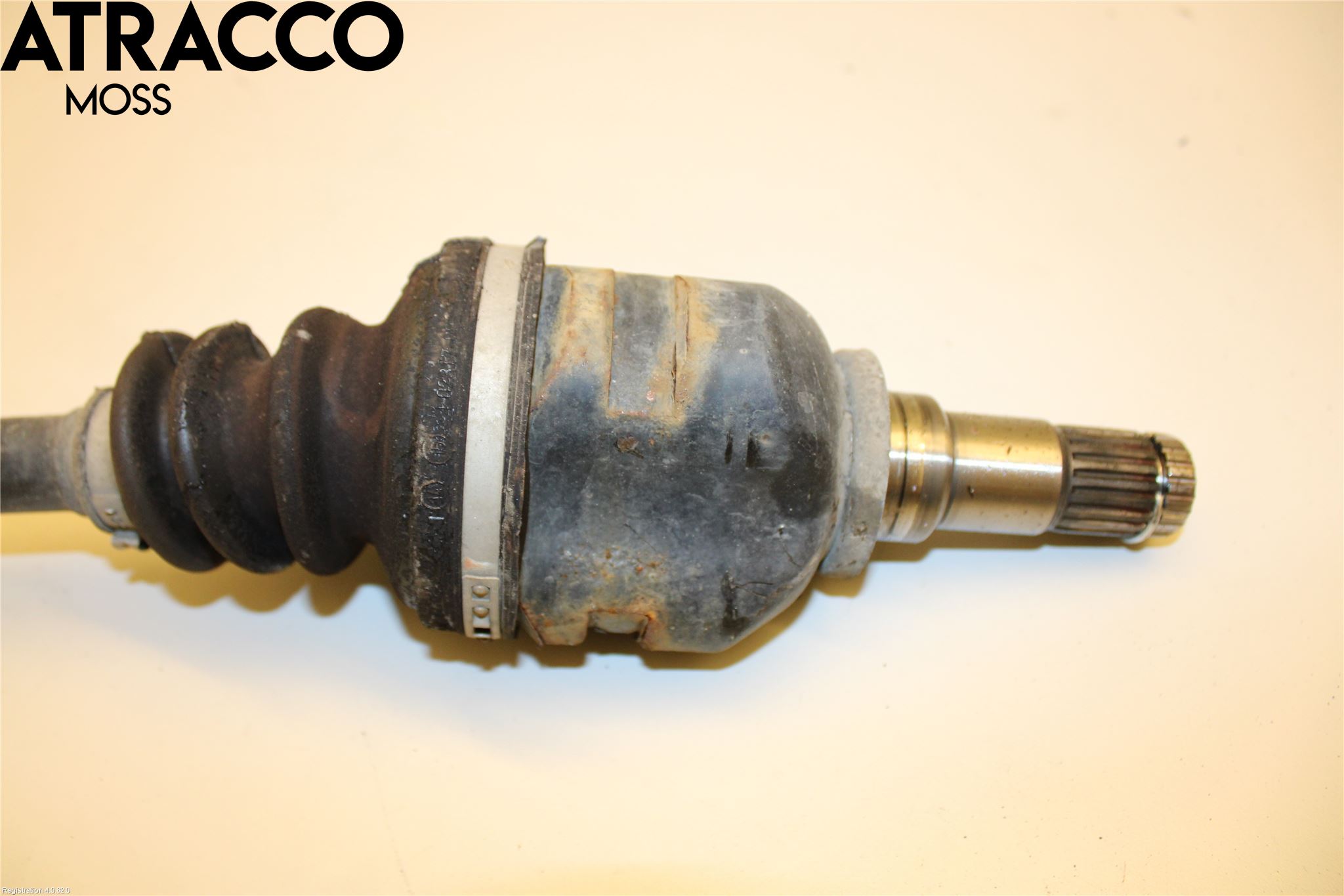 Toyota YARIS XP130 12-14 Drivaksel Foran Kompl Venstre