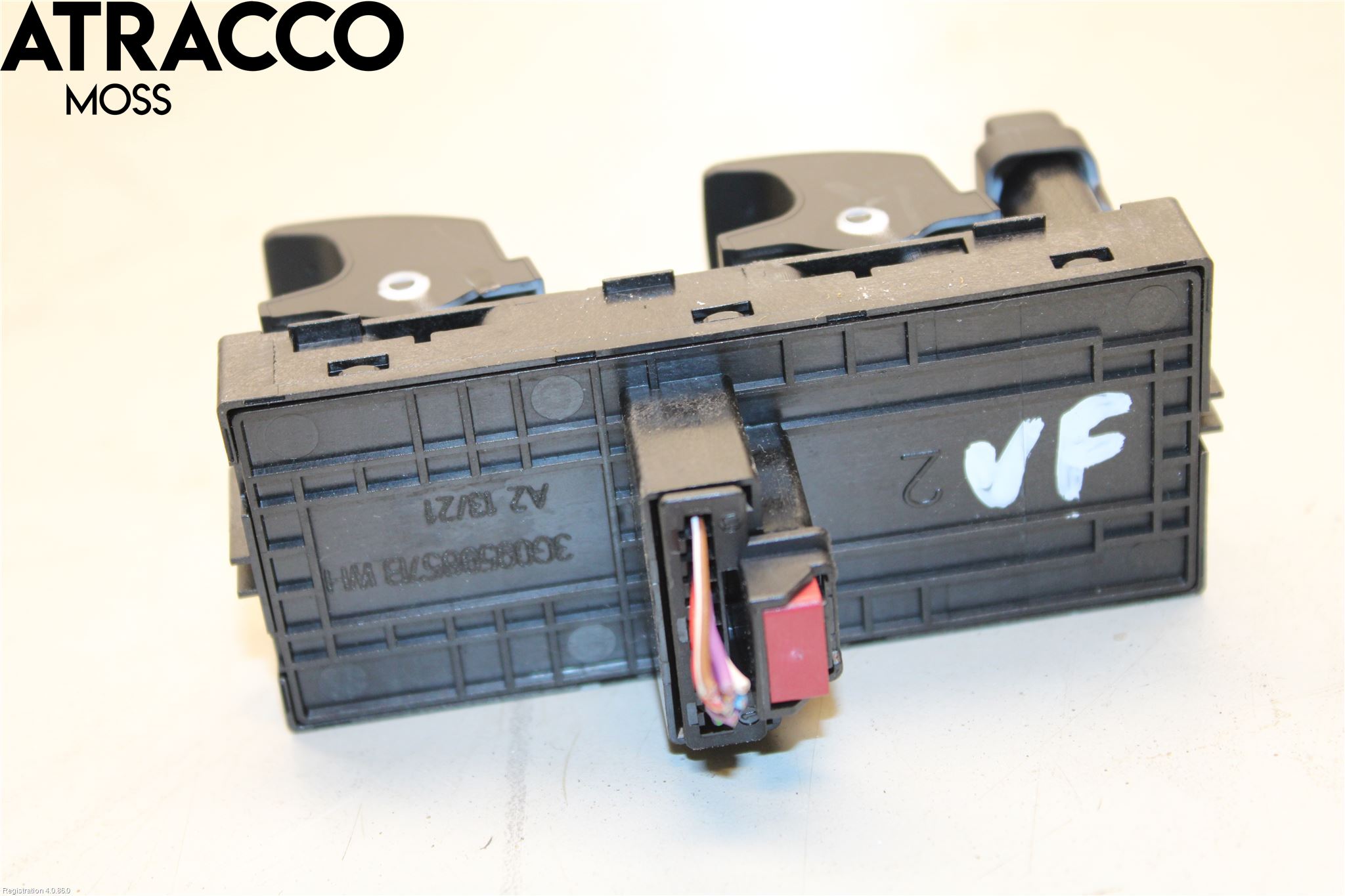 Skoda ENYAQ iV 21- Bryter Vindusheis