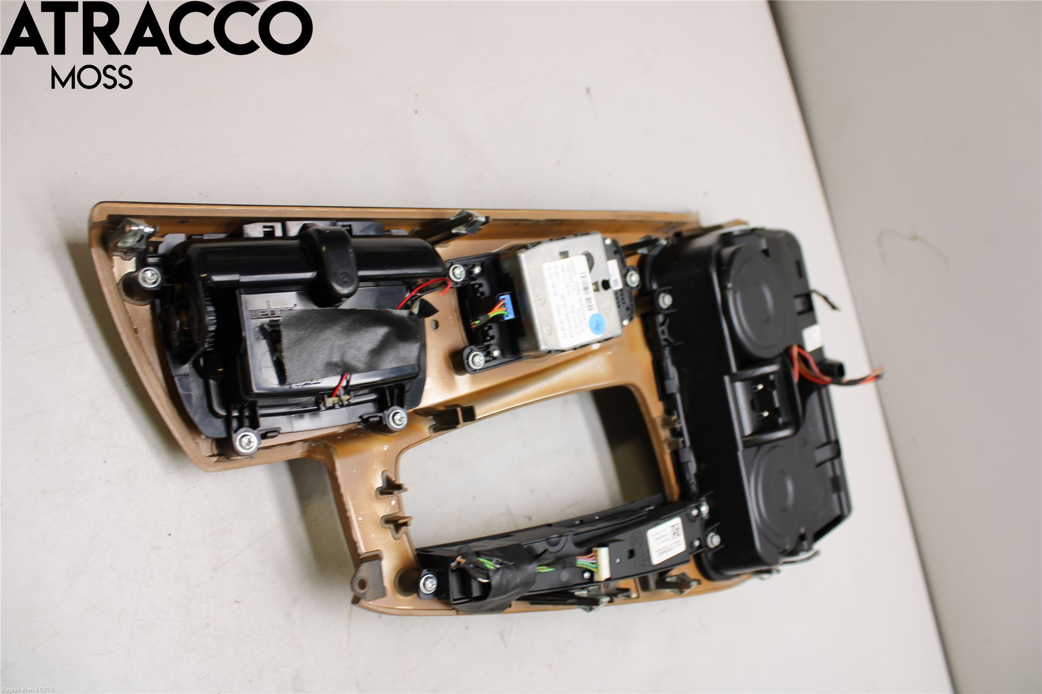 BMW 5 F10/F11/F18 09-17 Innr Konsoll-Lomme