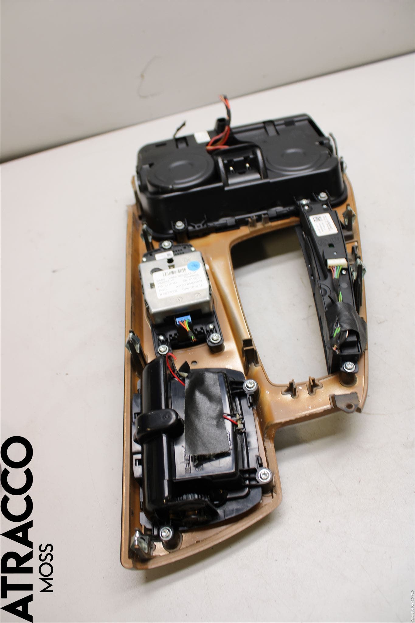 BMW 5 F10/F11/F18 09-17 Innr Konsoll-Lomme