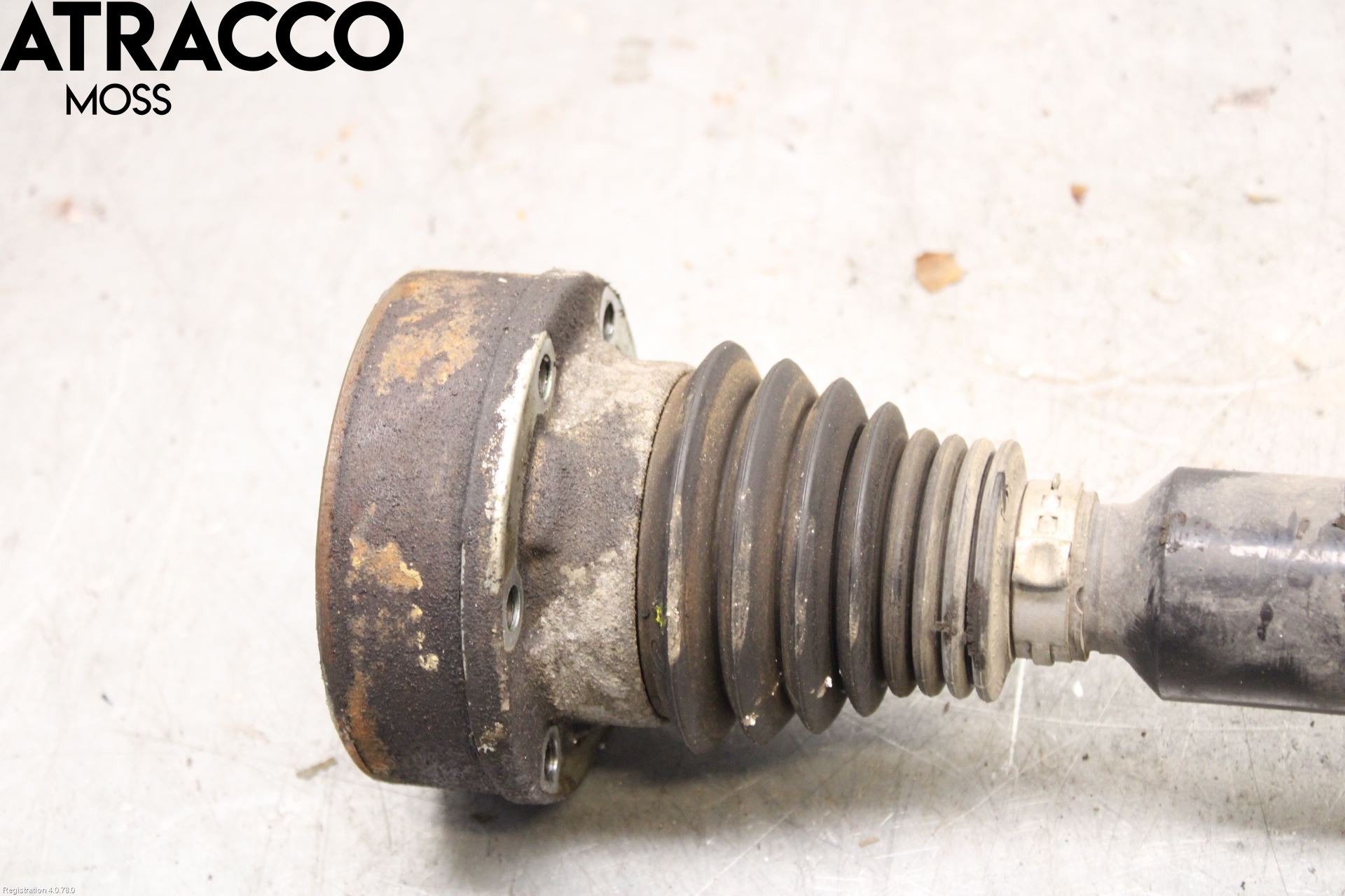 Volkswagen VW TOURAN 03-10 Drivaksel Foran Kompl Høyre