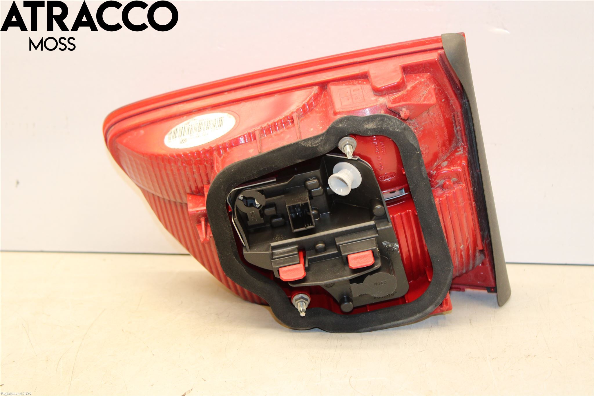 Volkswagen VW TOURAN 10-15 Baklykt Høyre  På Luke(Indre)