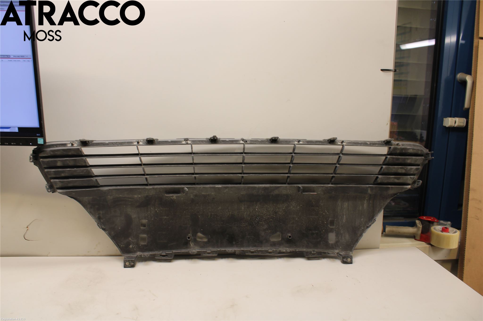 Lexus CT 200h Grilldel Midt