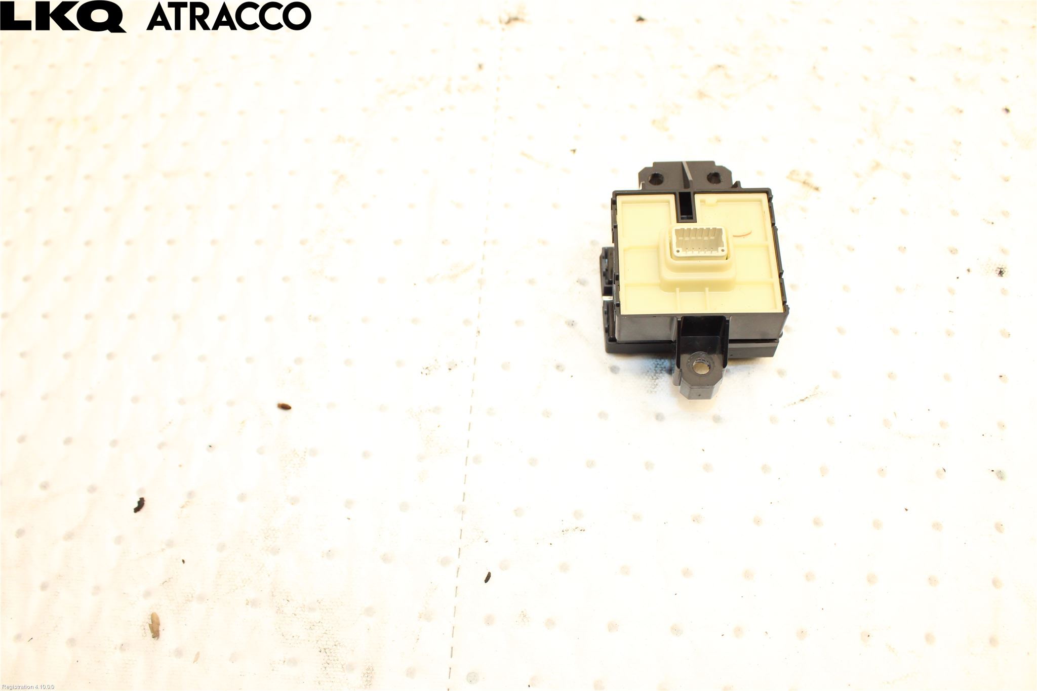 Toyota bZ4X EA10 22- Bryter Parkeringsbrems