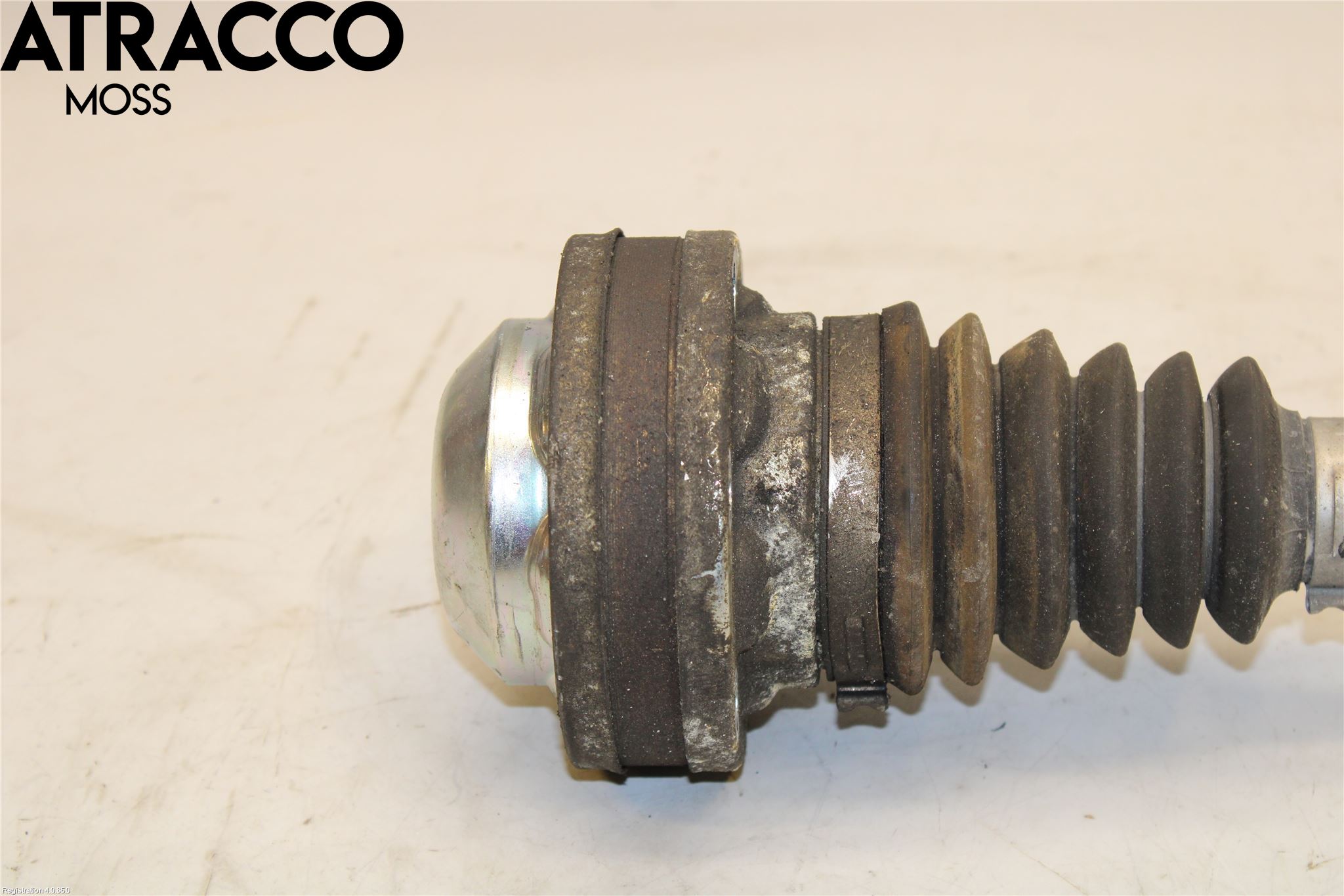 Volkswagen VW PASSAT 05-11 Drivaksel Foran Kompl Venstre