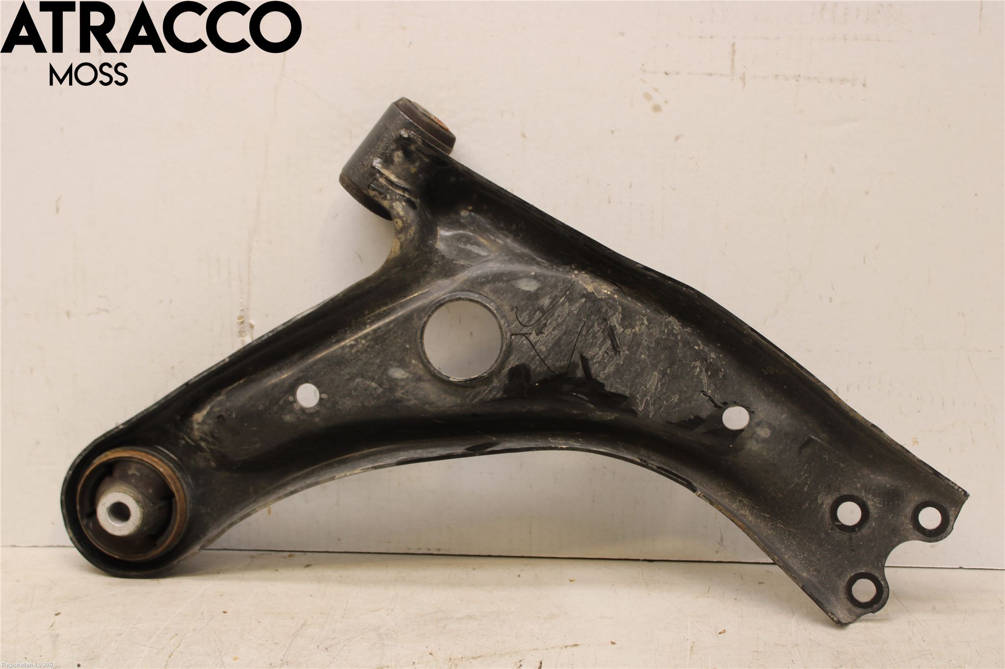 Toyota AURIS 13-19 Bærearm Foran Venstre Nedre