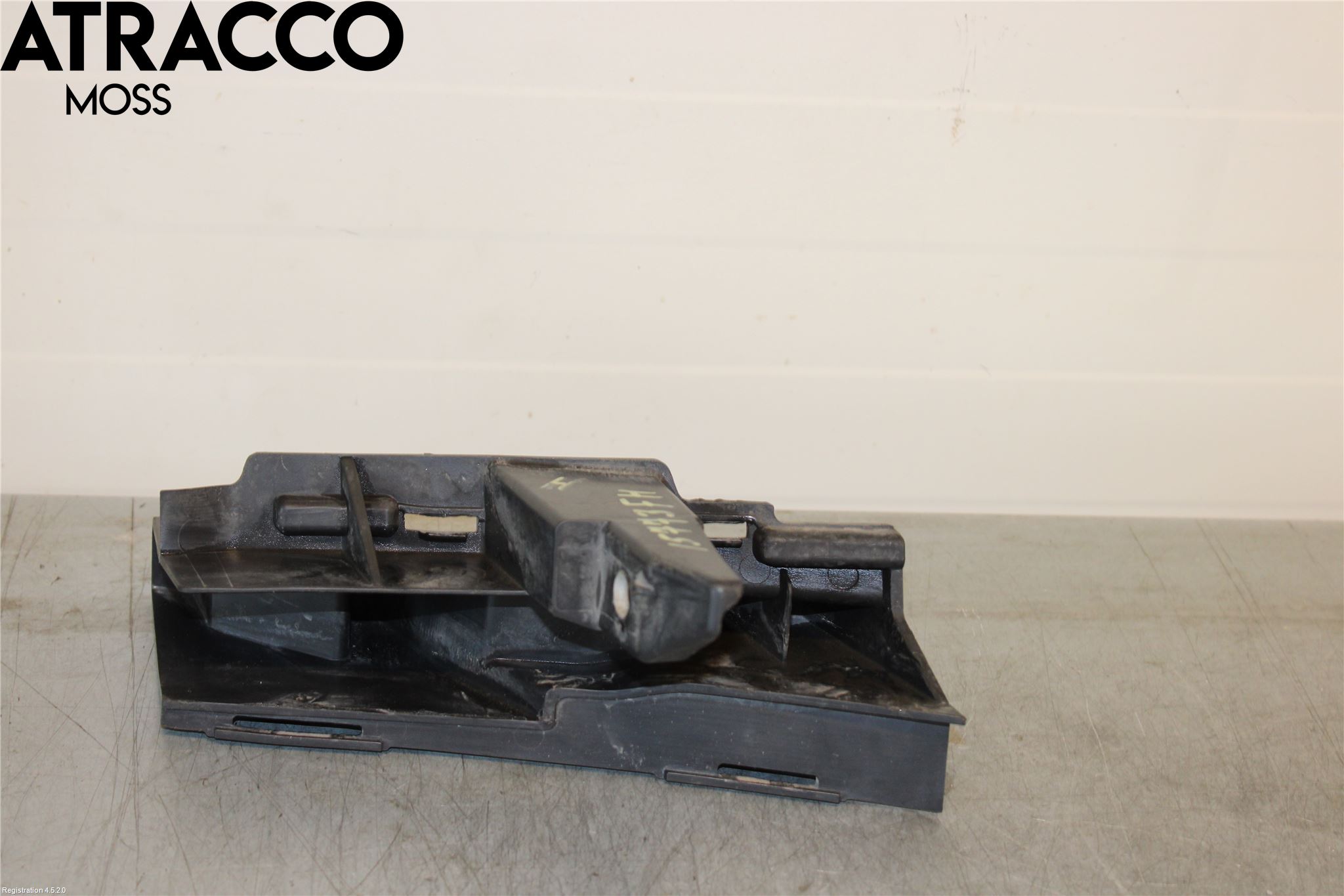 Mercedes-Benz MB E-KLASS (W212) 09-16 Støtfanger Foran Feste