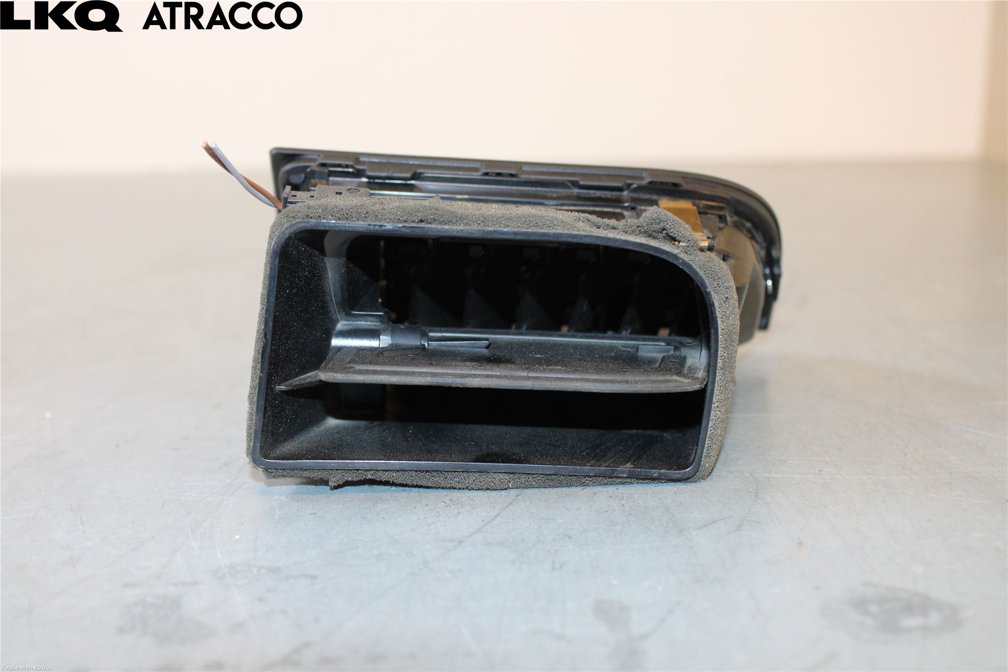 Skoda SUPERB 09-15 Dashbord Kanal - Dyse