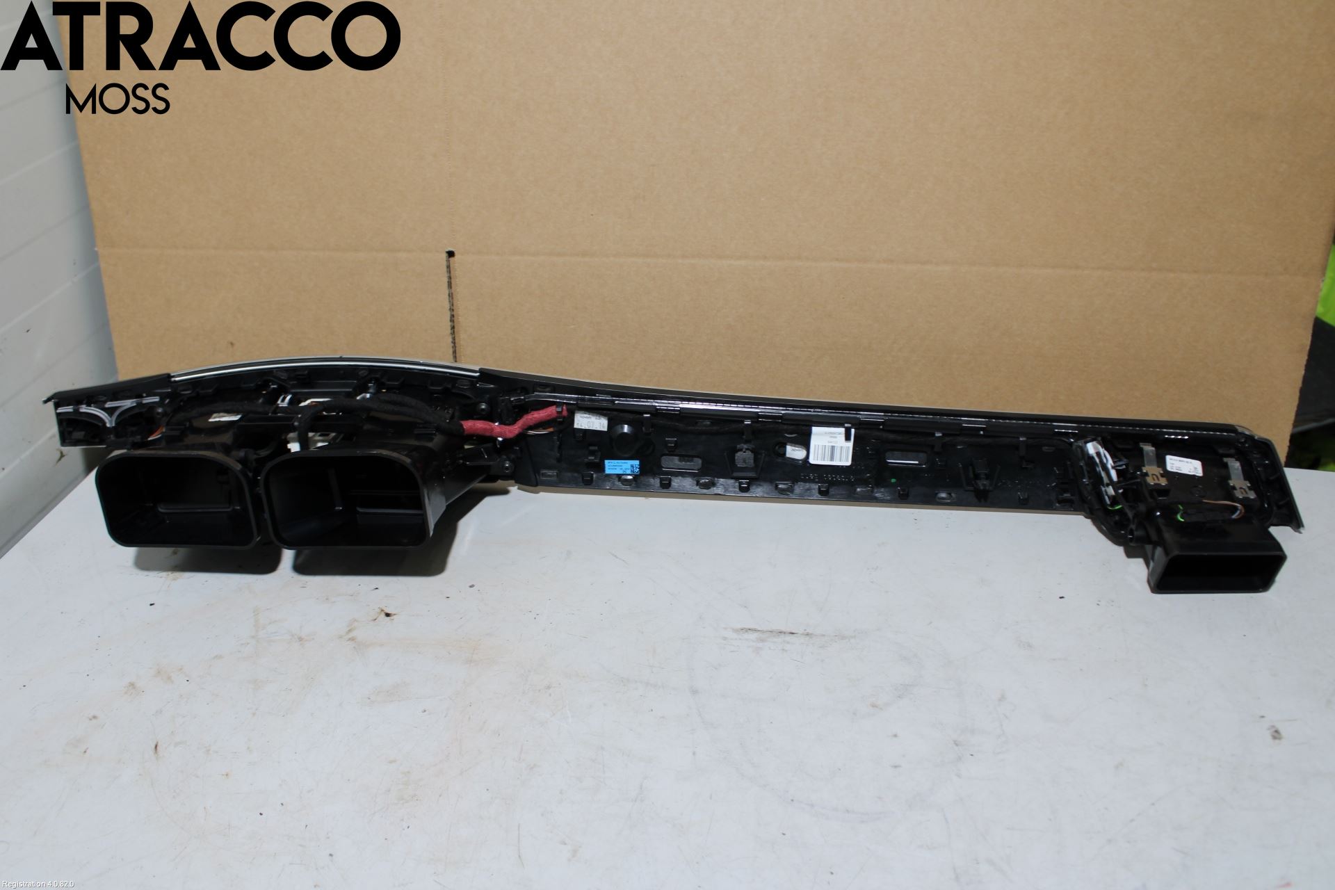 Mercedes-Benz MB E-KLASS (W212) 09-16 Dashbord Kanal - Dyse