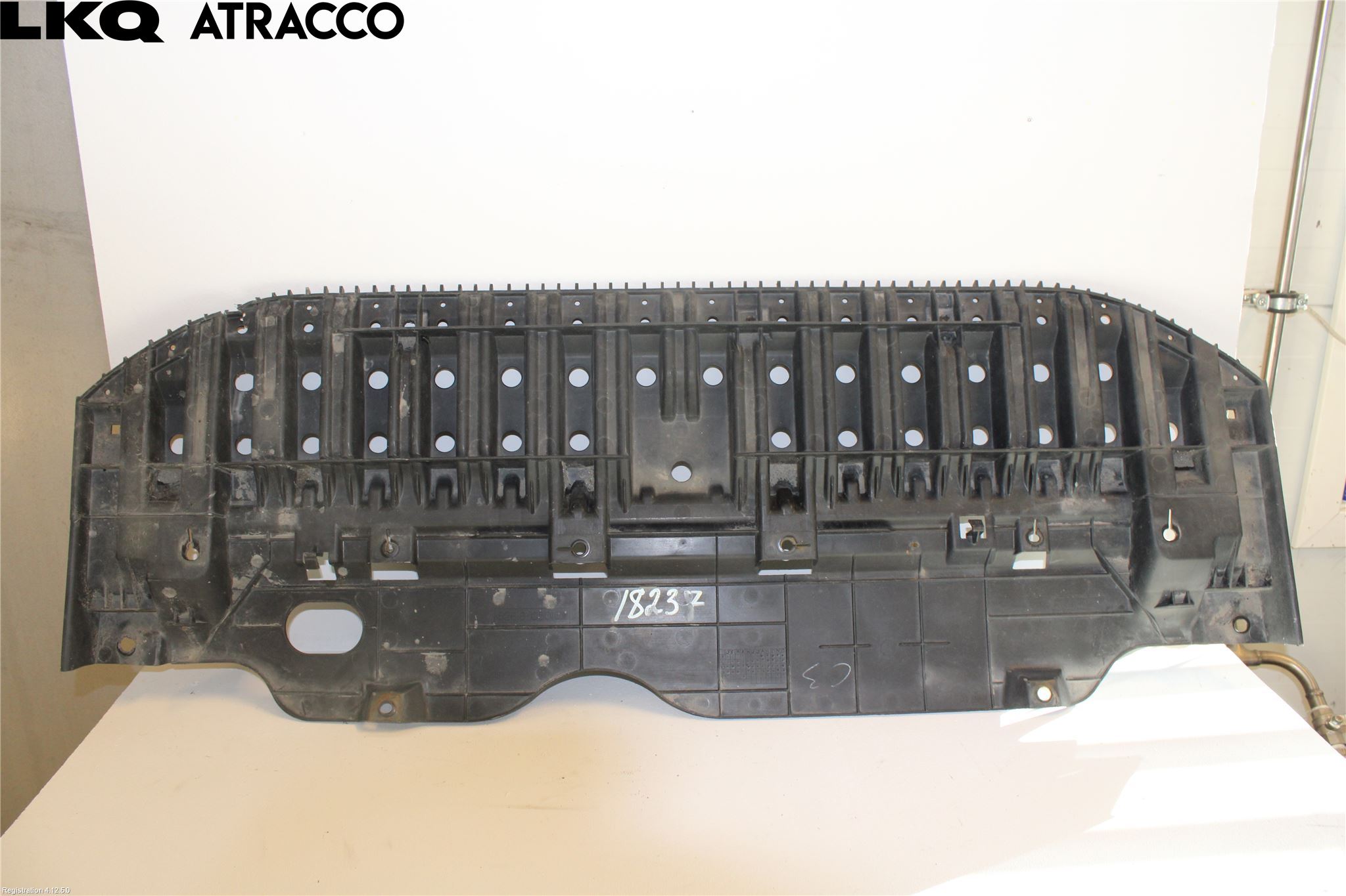 Toyota AVENSIS 09-15 Bunnplate U Motor-Gear-Dørk