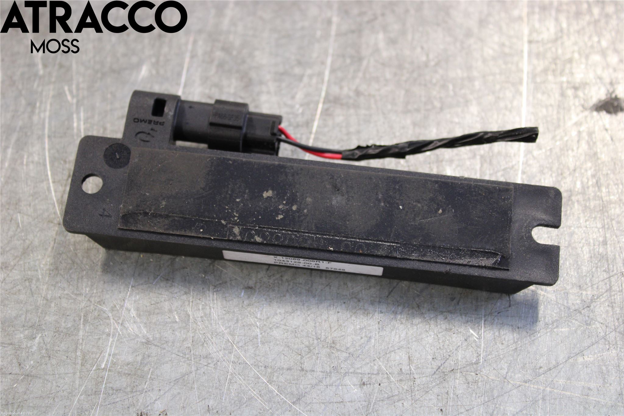 Tesla MODEL X 16- Antenn El