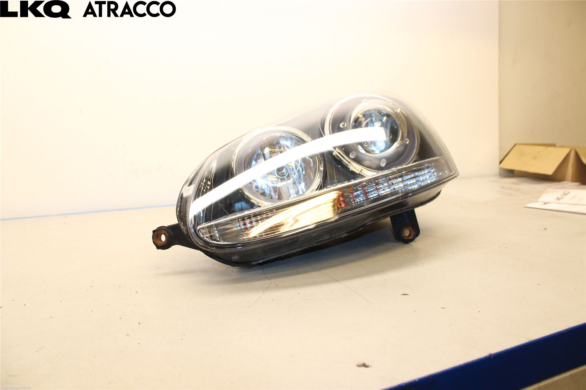 Volkswagen VW JETTA V 06-10 Frontlykt Hus Venstre