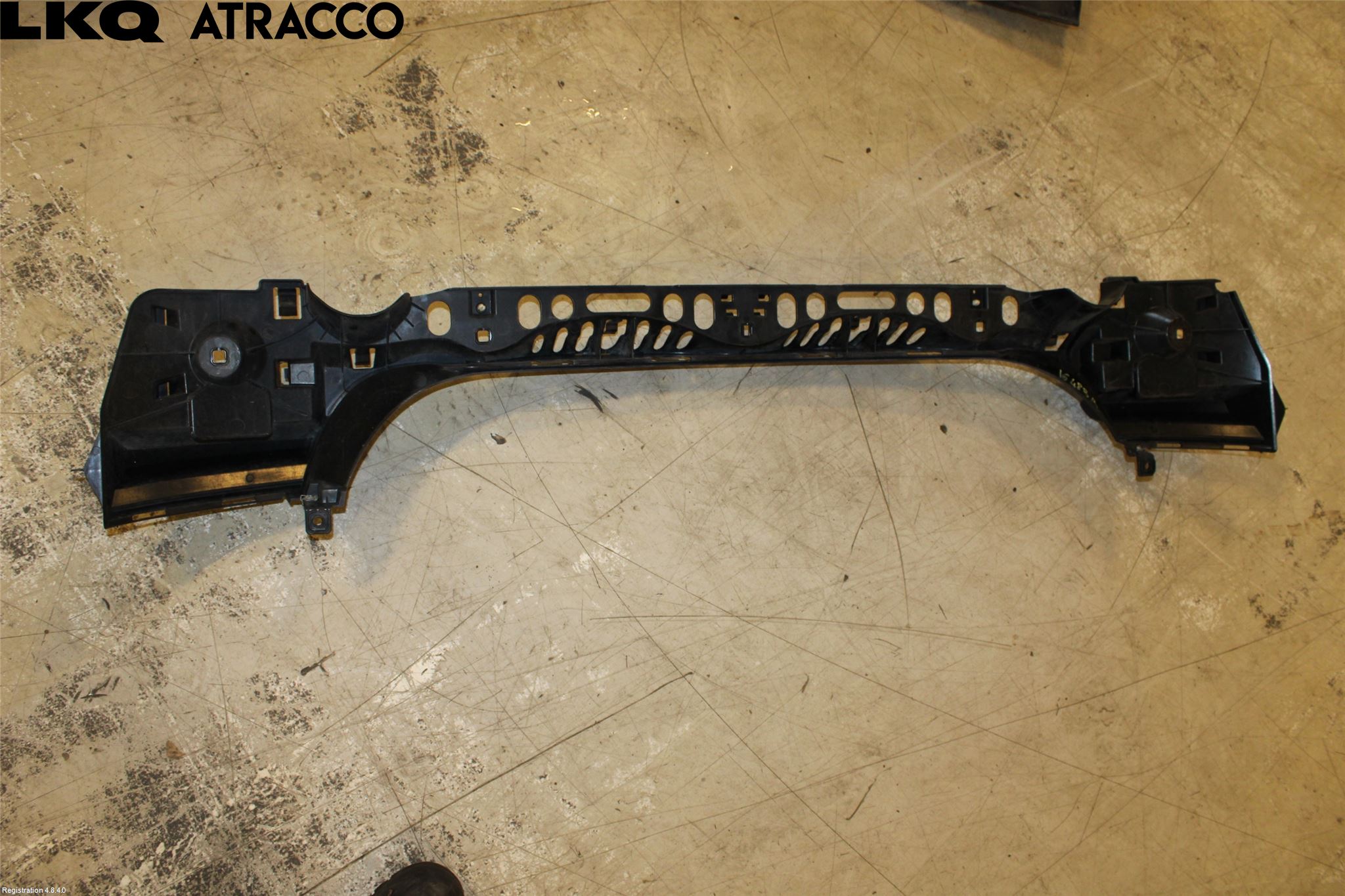 BMW 5 F10/F11/F18 09-17 Støtfanger Bak Midt Del