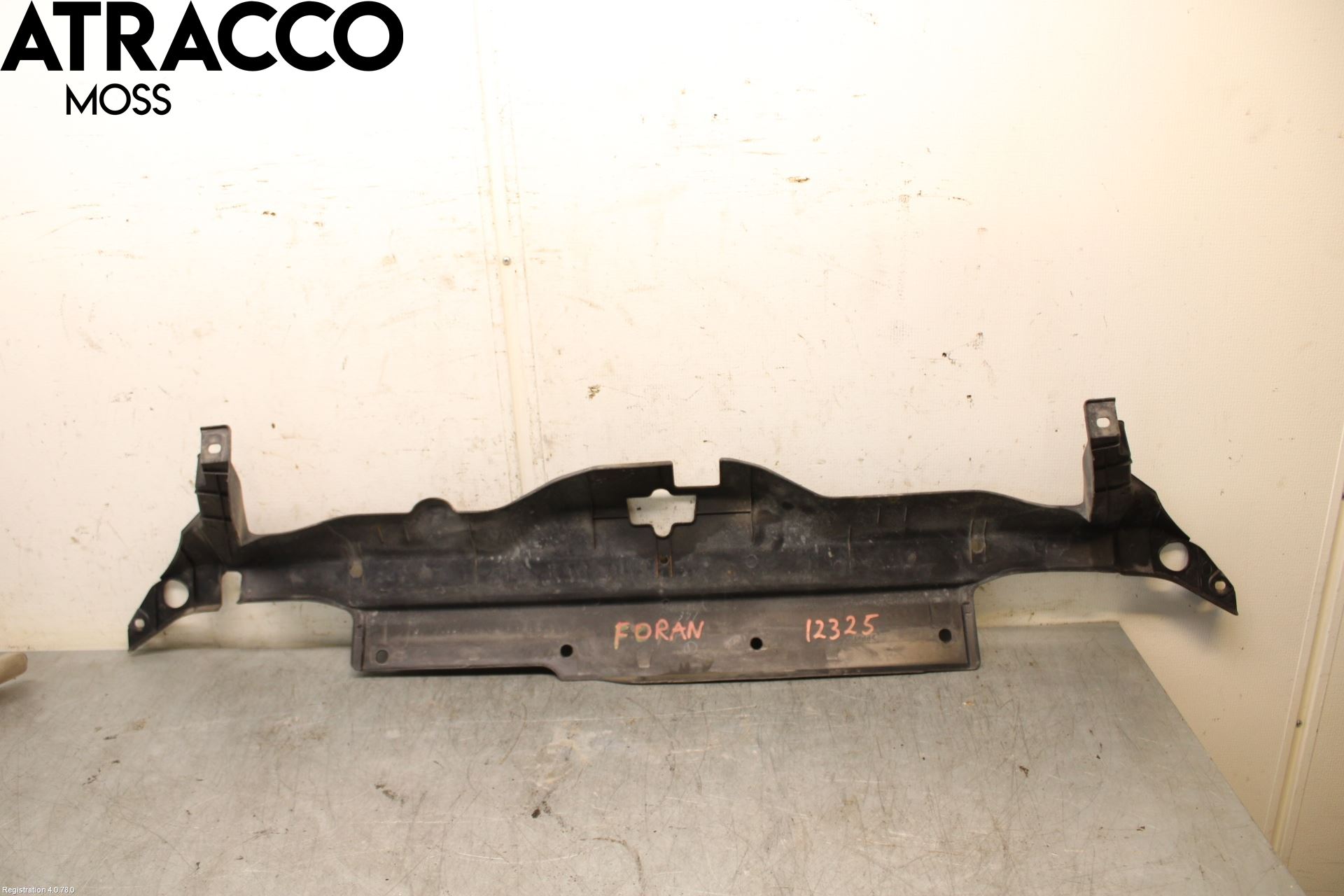 Toyota LANDCRUISER J120 02-09 Frontplate Øvre