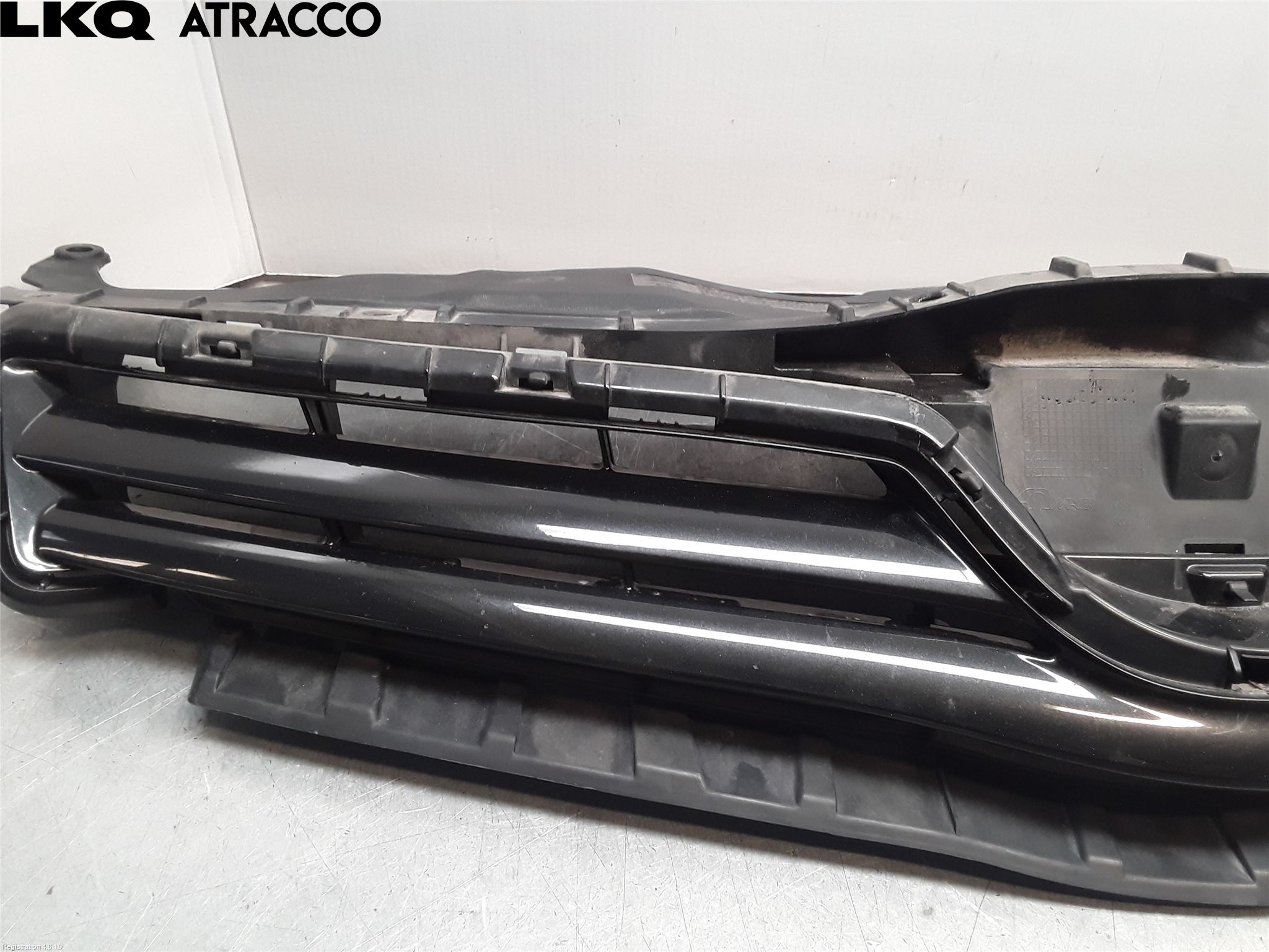 Toyota AURIS 10-12 Grilldel Midt