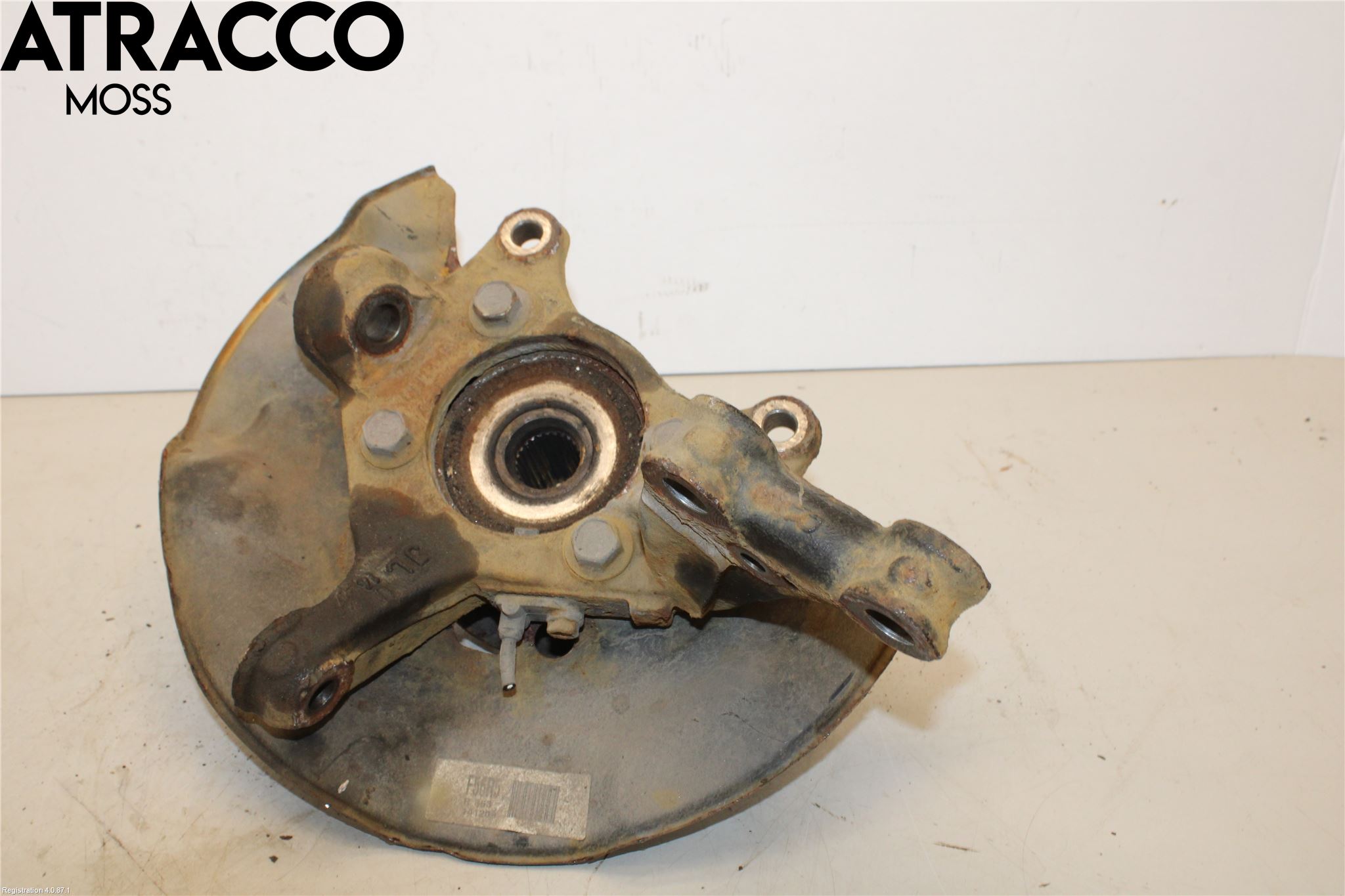 Toyota AURIS 13-19 Spindel Vf