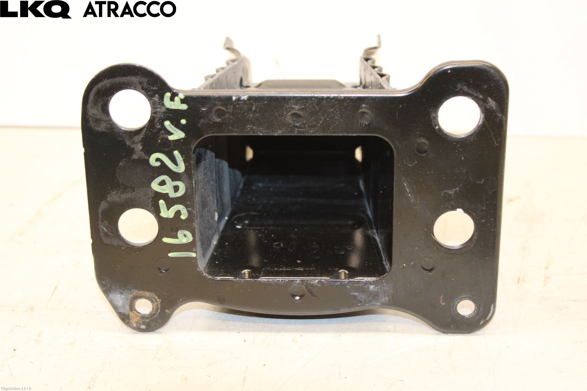 Audi A3/S3 05-13 Støtfanger Foran Feste