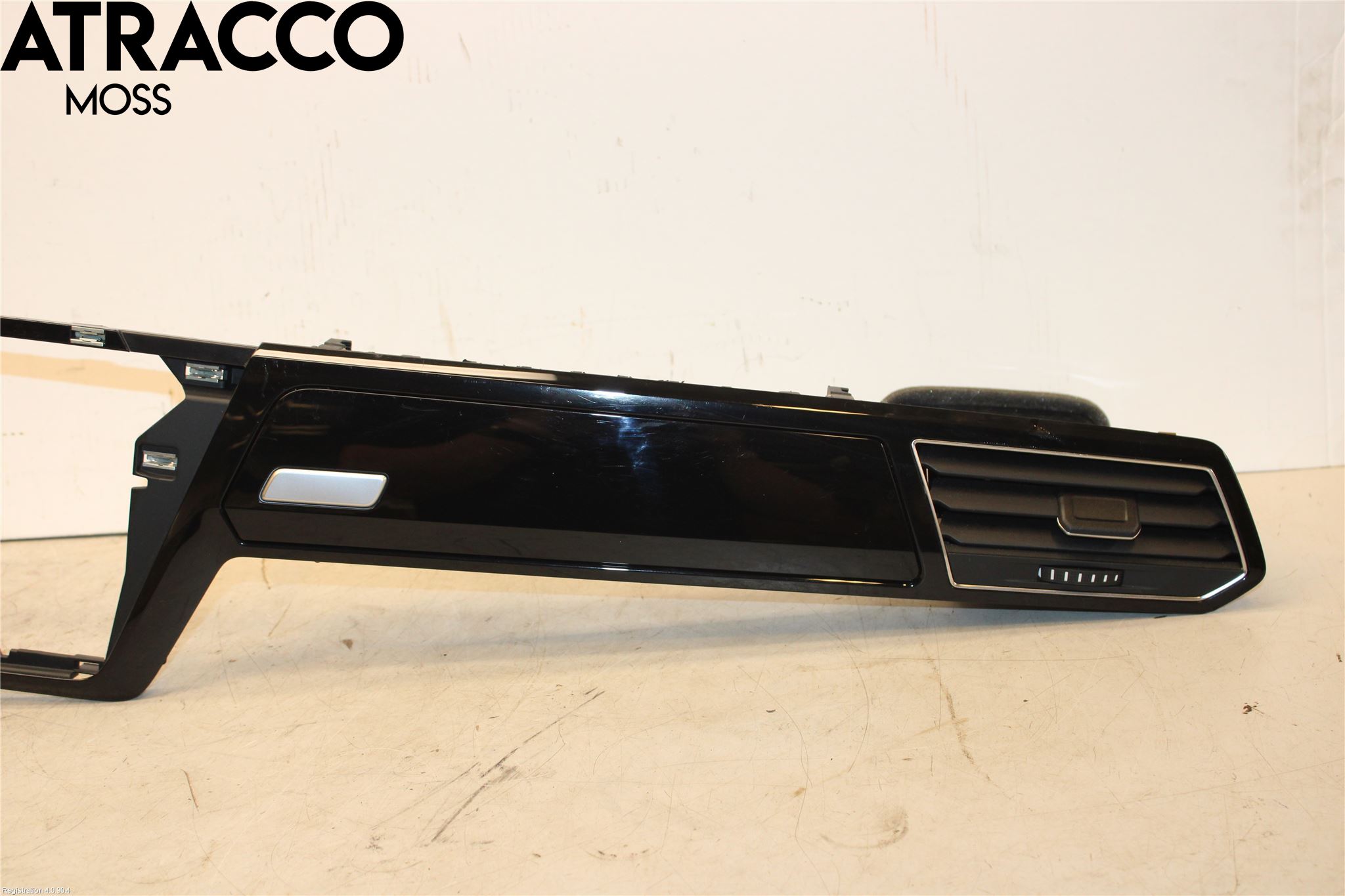 Volkswagen VW TOURAN 16- Dashbord Kanal - Dyse